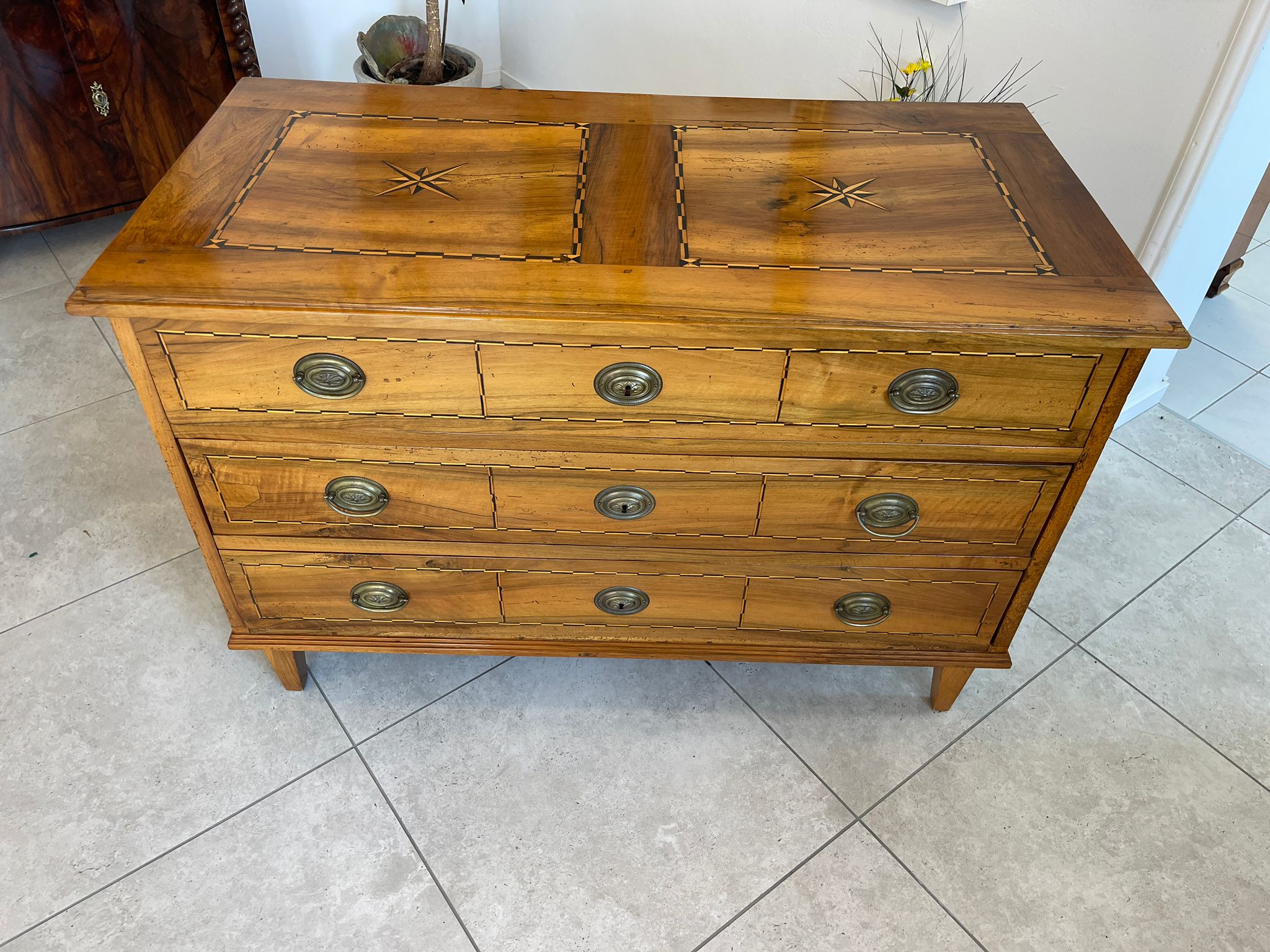 61bad78c-27d9-4bbf-9afd-ad2e146c8c82 Sale Marketierte Josefinische Kommode A4691