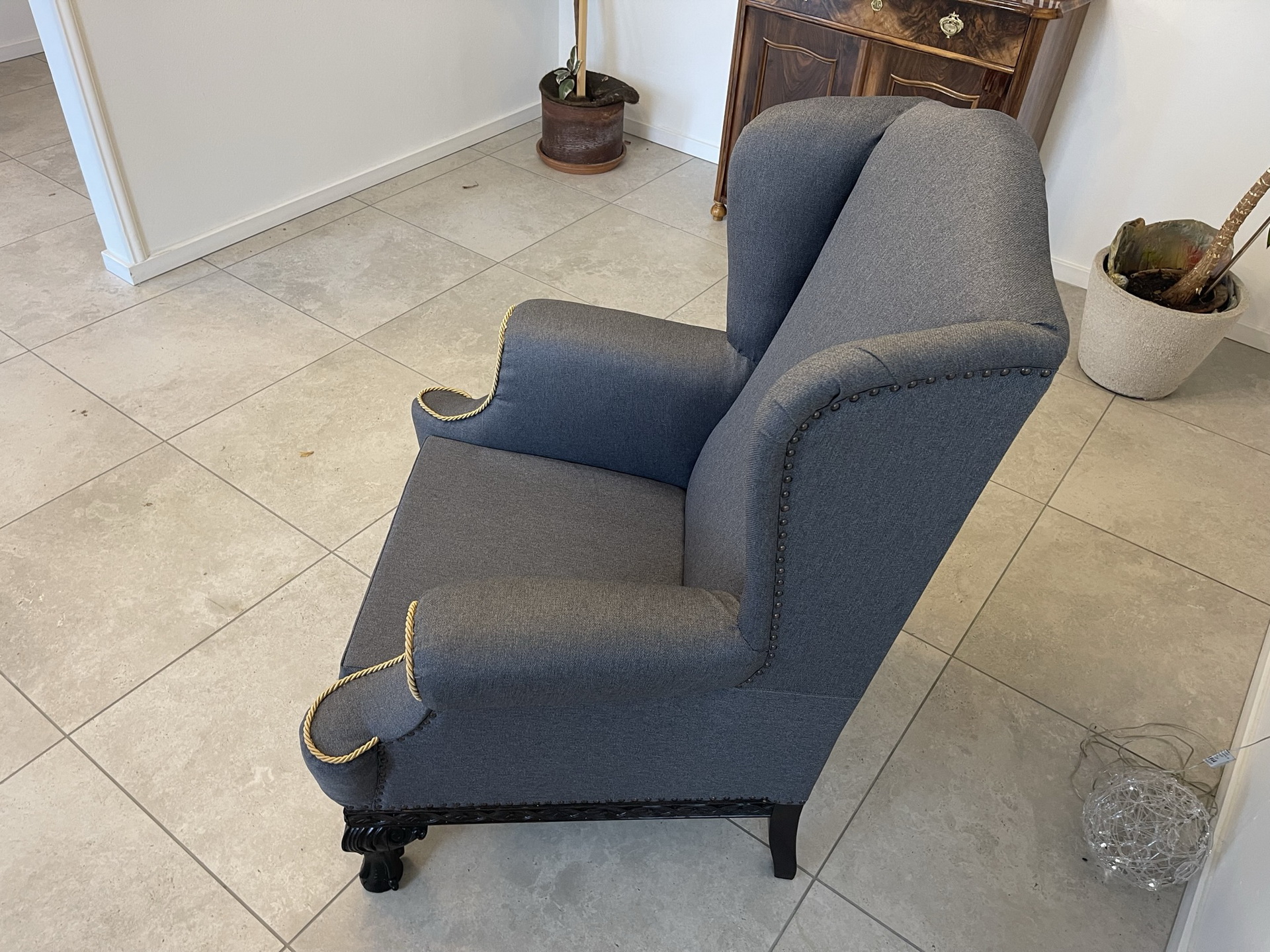 Buecherschrank_04 Restaurierter Historismus Ohrenfauteuil Ohrensessel B1557