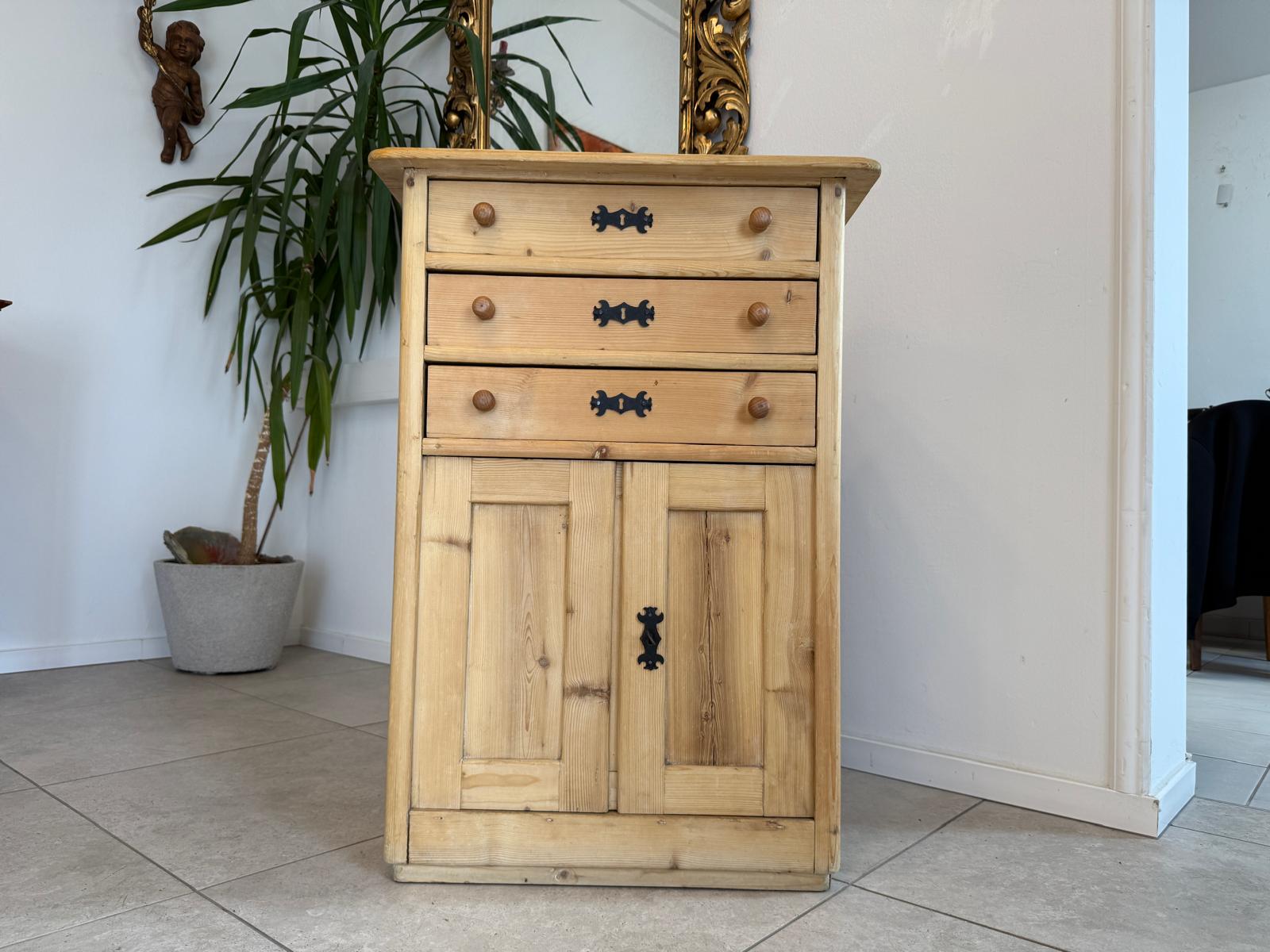 Bäuerliche Anrichte Kommode Laden Kasterl Antik Weichholz G2118