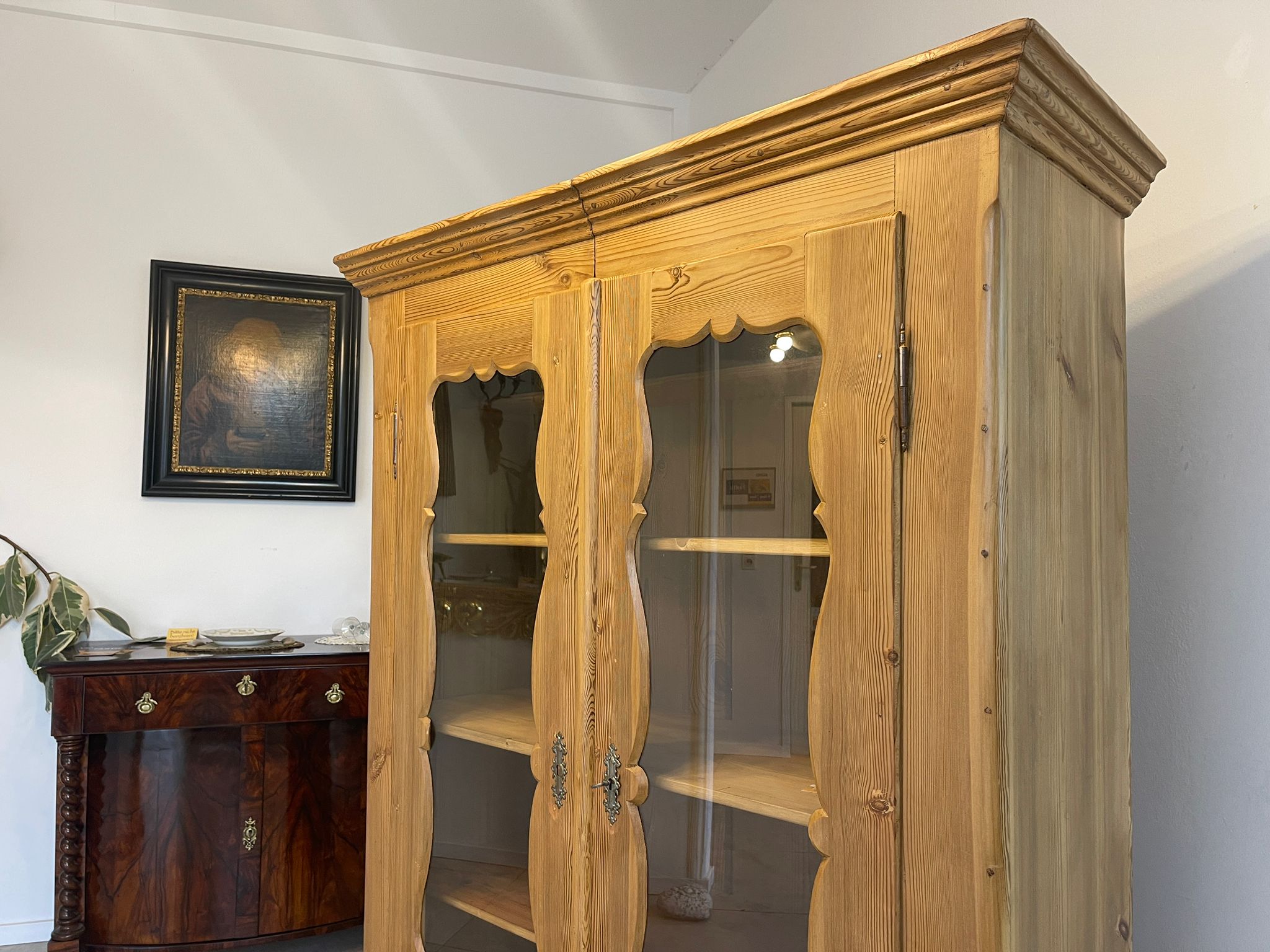 05347450-aaf7-43cc-af02-3504d0c37b4d Bauernschrank Bäuerliche Vitrine Bauernvitrine Bücherschrank A5027