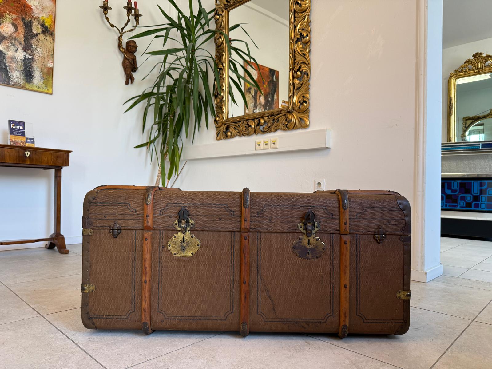 Historischer Reisekoffer / Seekoffer aus der Zeit um 1900 D1238