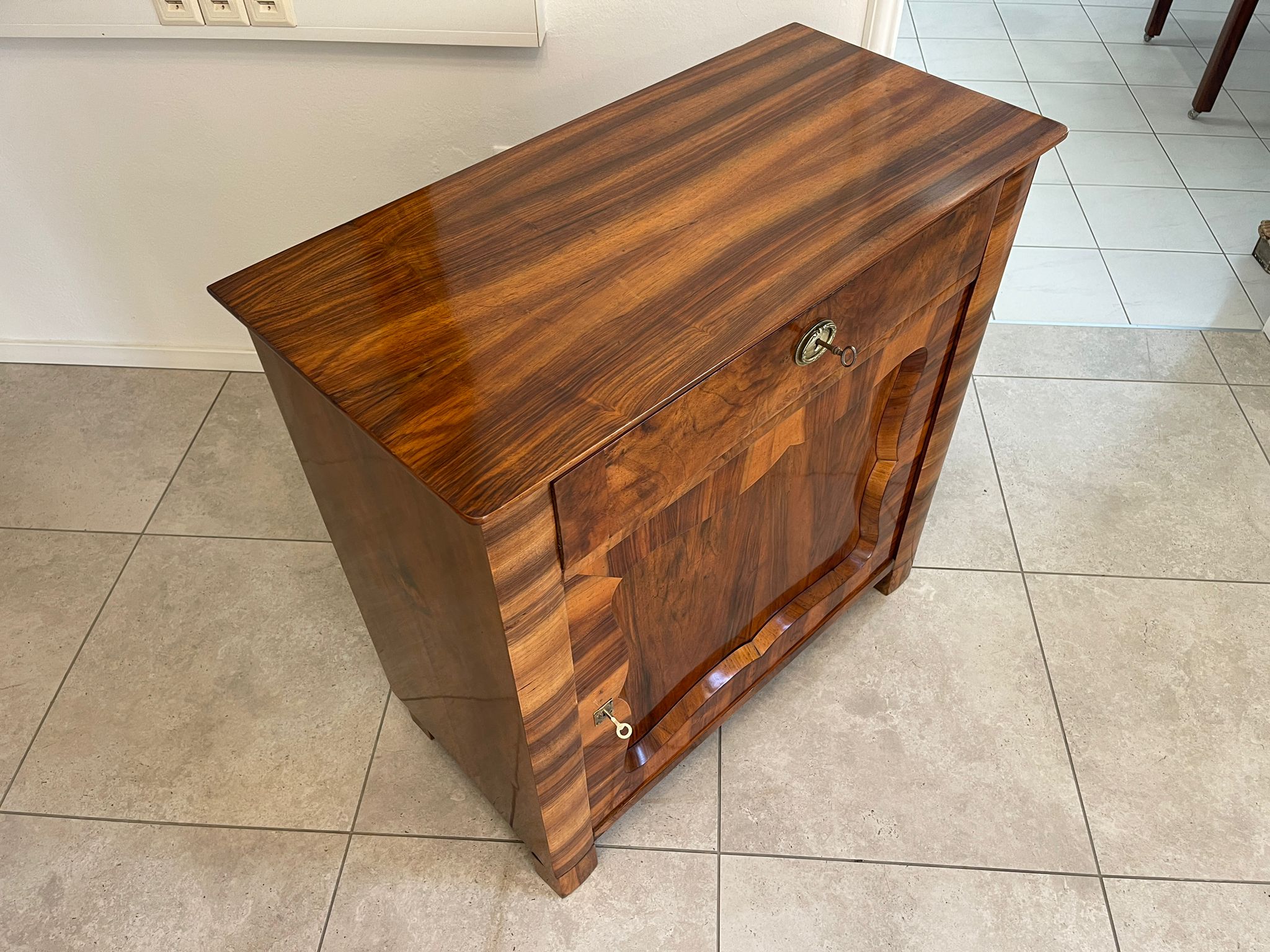 87093ee6-91b7-4151-b0f5-d099192d0348 Oriiginales Biedermeier Trumeau Anrichte A4989