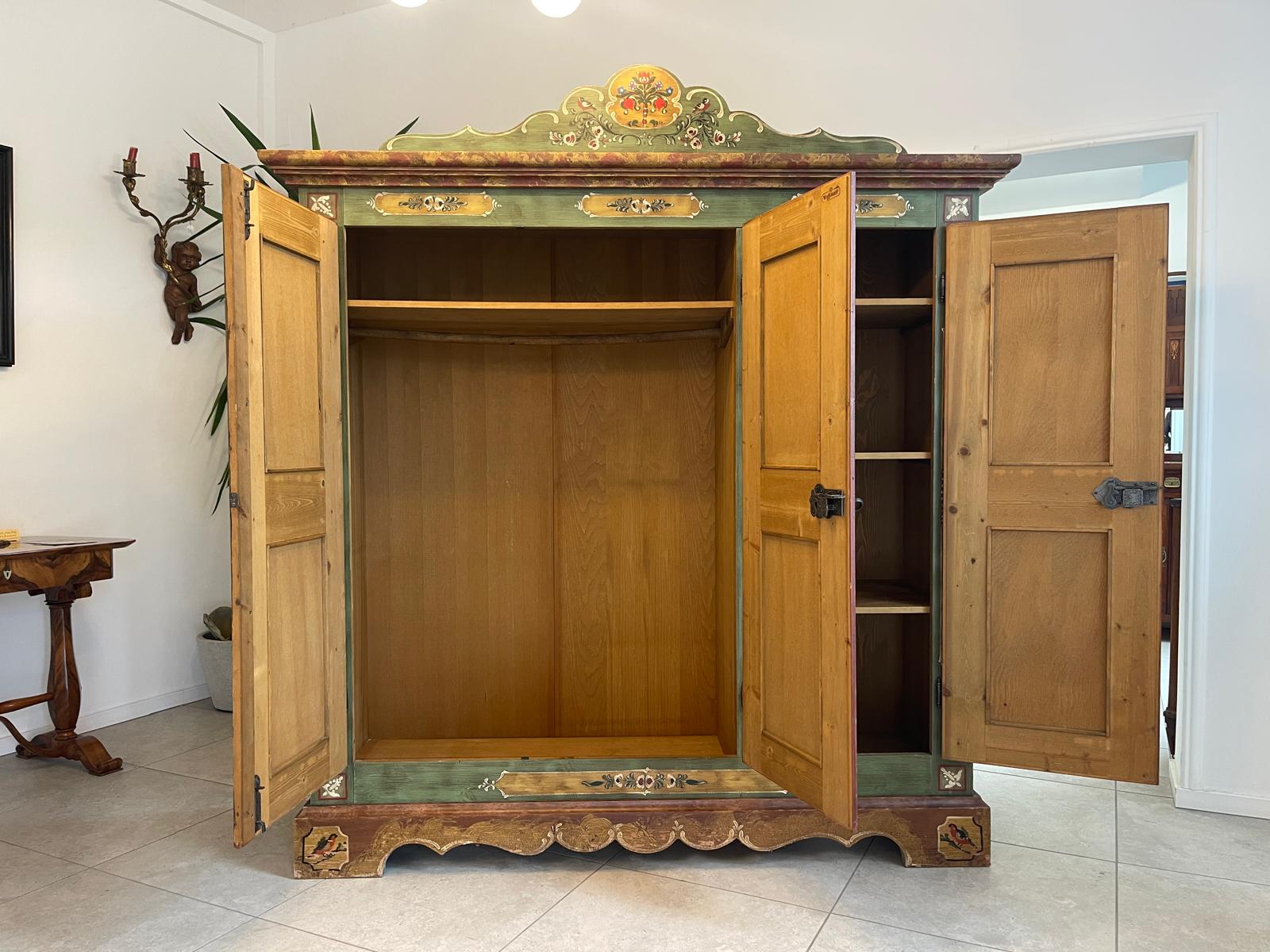 Handbemalter Voglauer Schrank Bauernschrank Anno 1800 Altgrün G1603