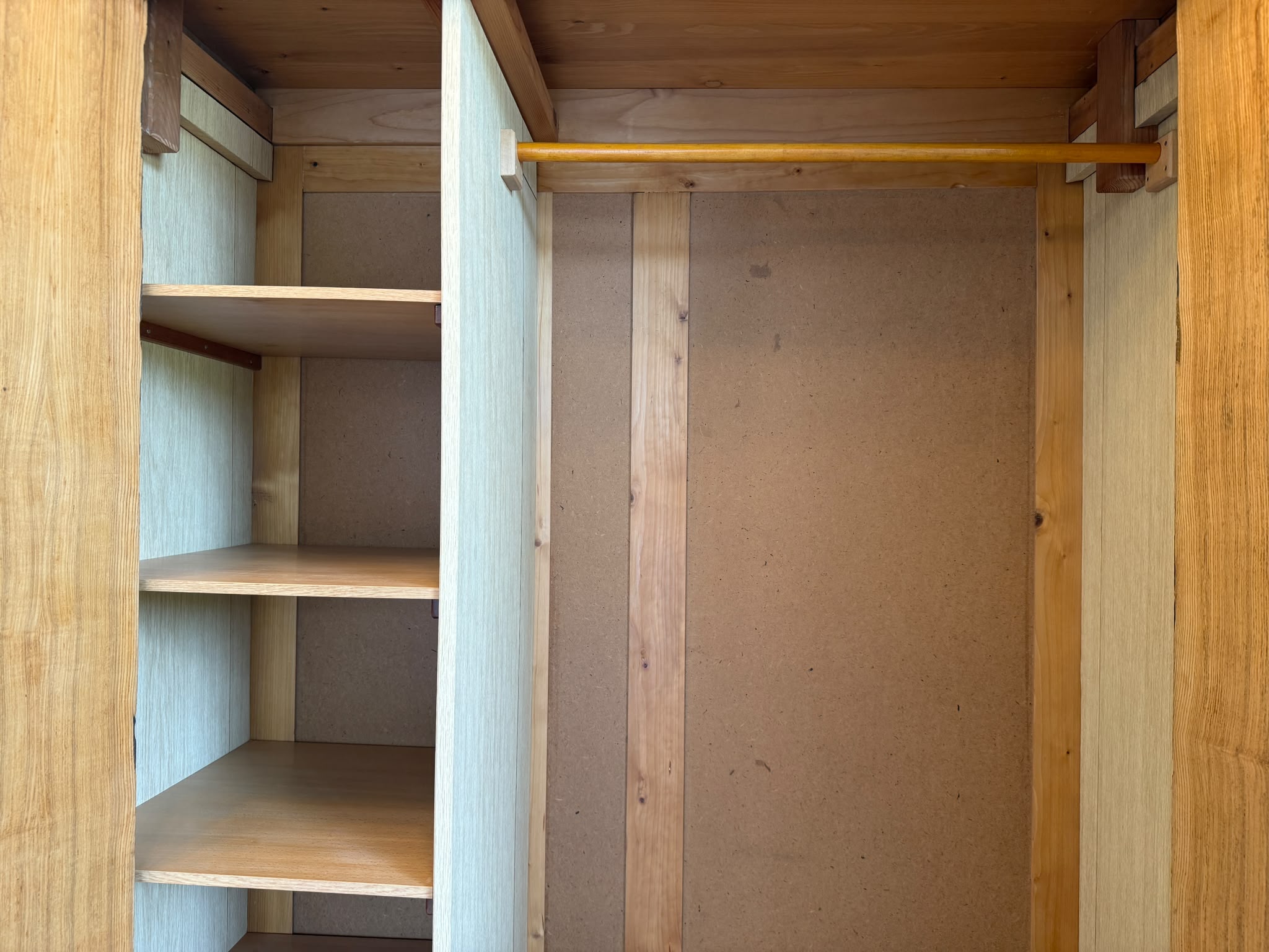 Originaler Biedermeier Schrank mit Nussholz-Furnier Antiquität D2625