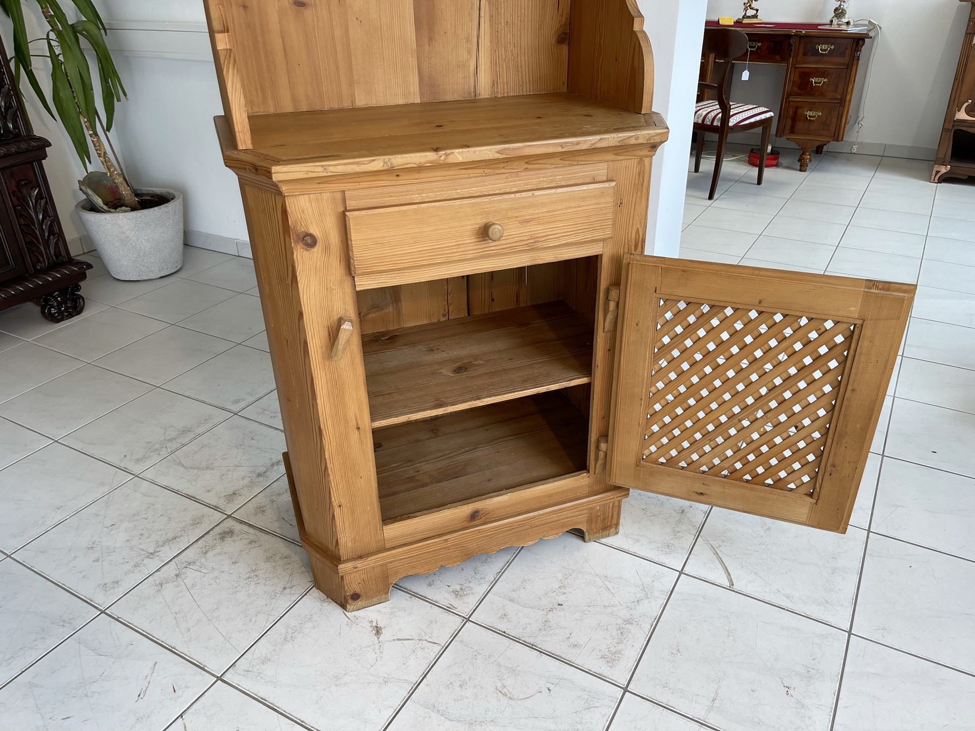 Jugendstil-Barock-Biedermeier_123 bäuerlicher Schrank Speiskasten Bauernkasten Küchenschrank A2914