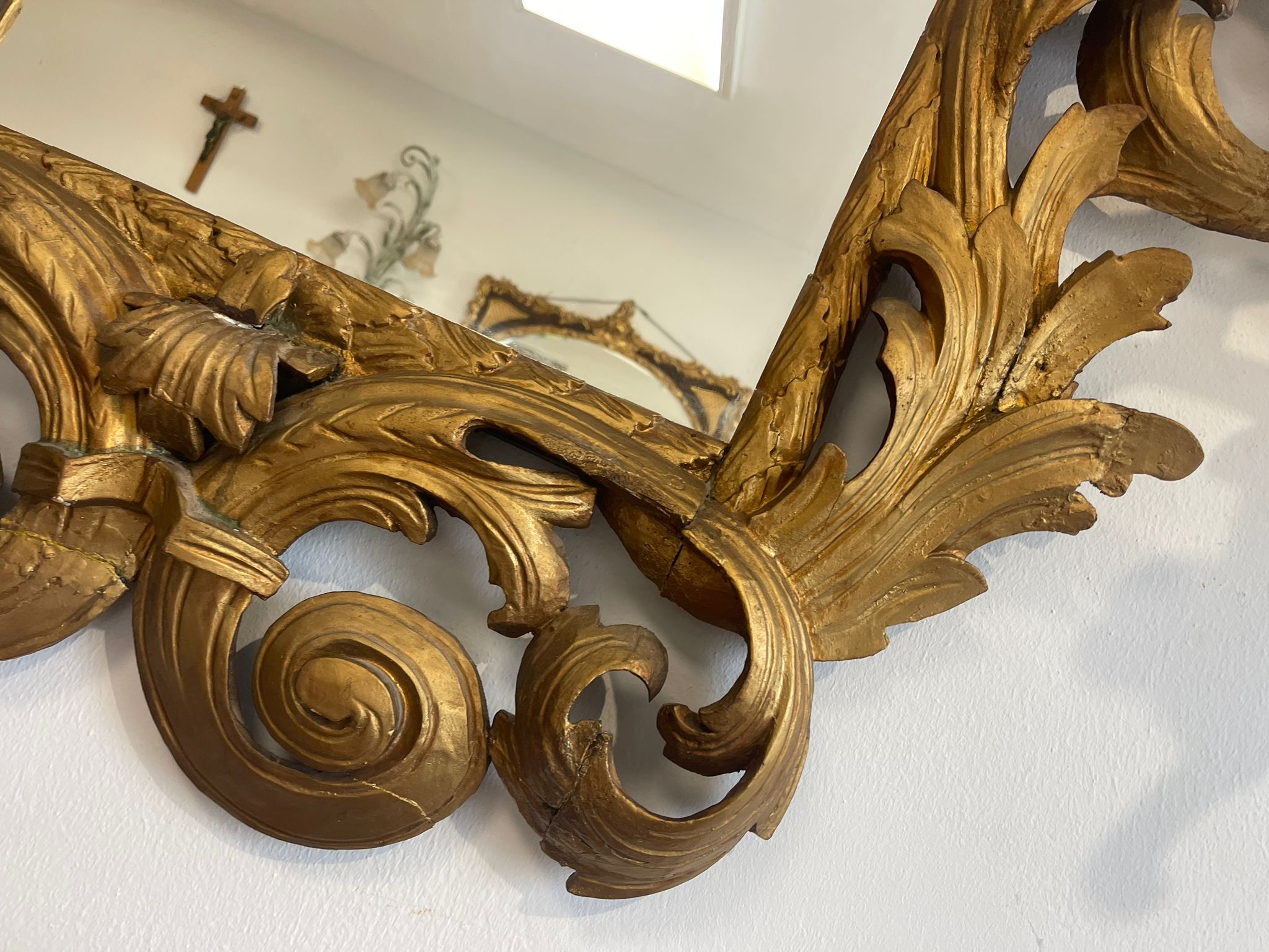 3e55089c-931e-4a19-a298-e30049ca6f60 Florentiner Spiegel Akanthusblattschnitzkunst A4936