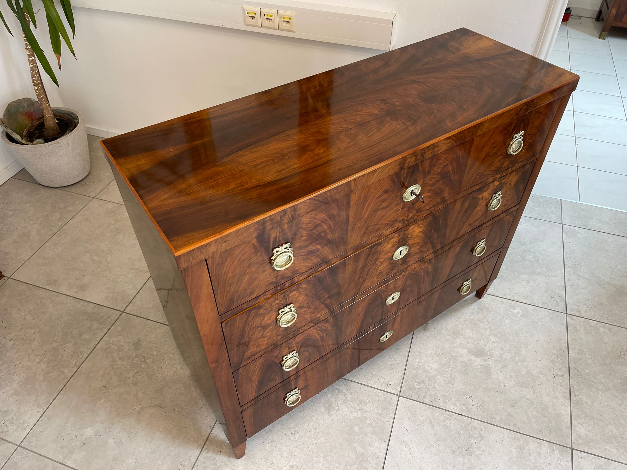 Restaurierte Biedermeier Kommode Sale Antiquität Nussholzfurnier G1681