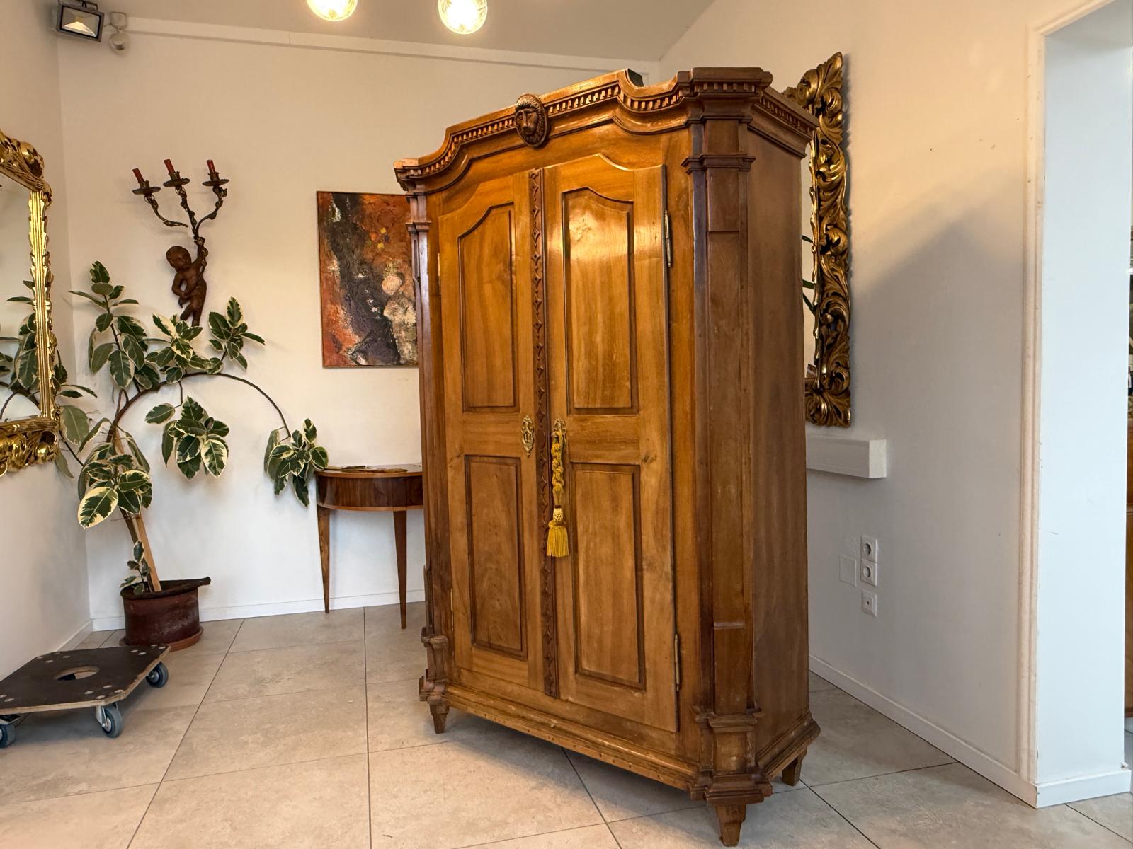 Authentischer Josefinischer Kleiderschrank Hallenschrank um 1780 G2237