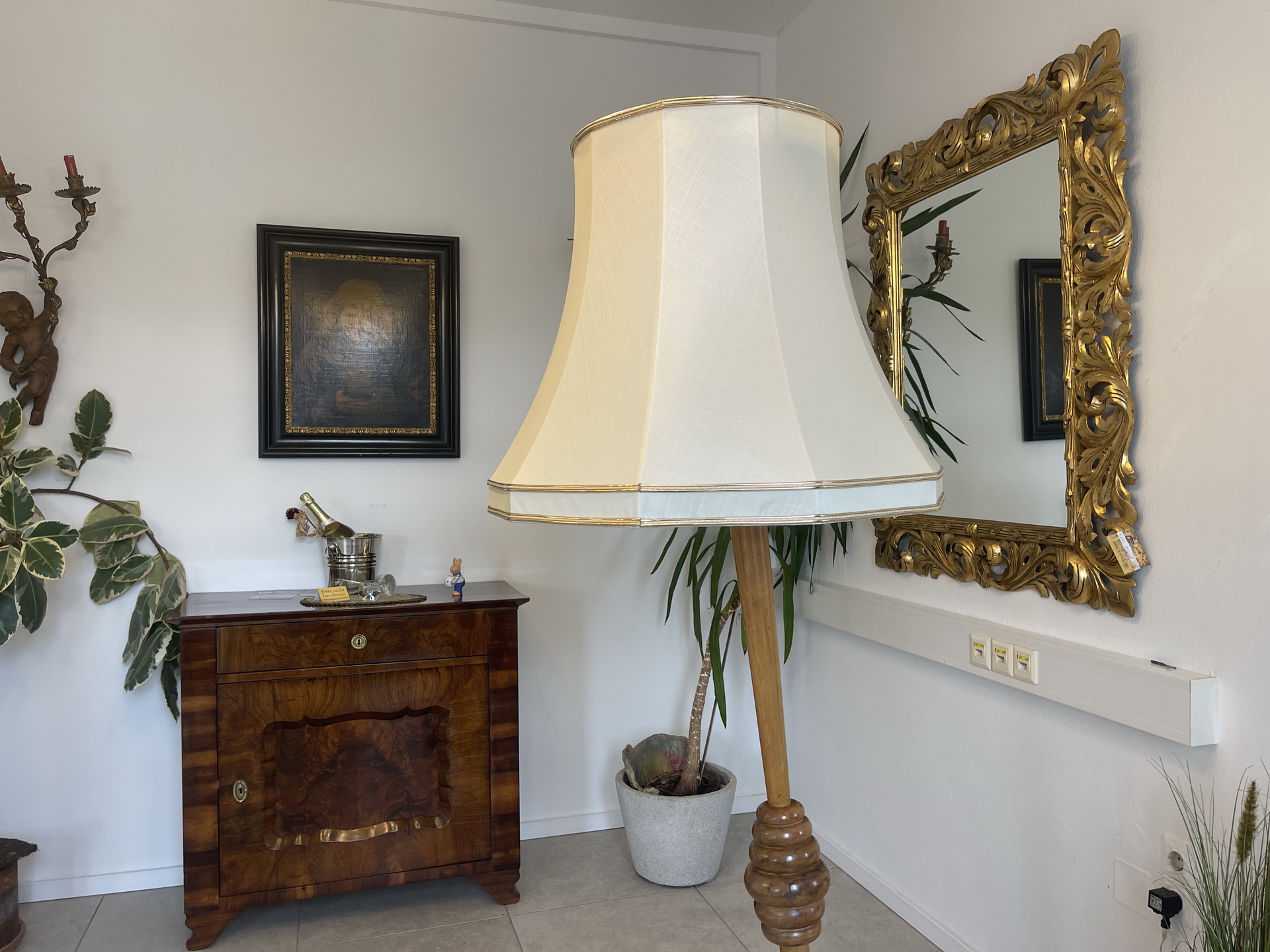 IMG_4610Rpx116PHEEZzh Stehlampe Antikstil Holzlampe Holzstehleuchte A4224