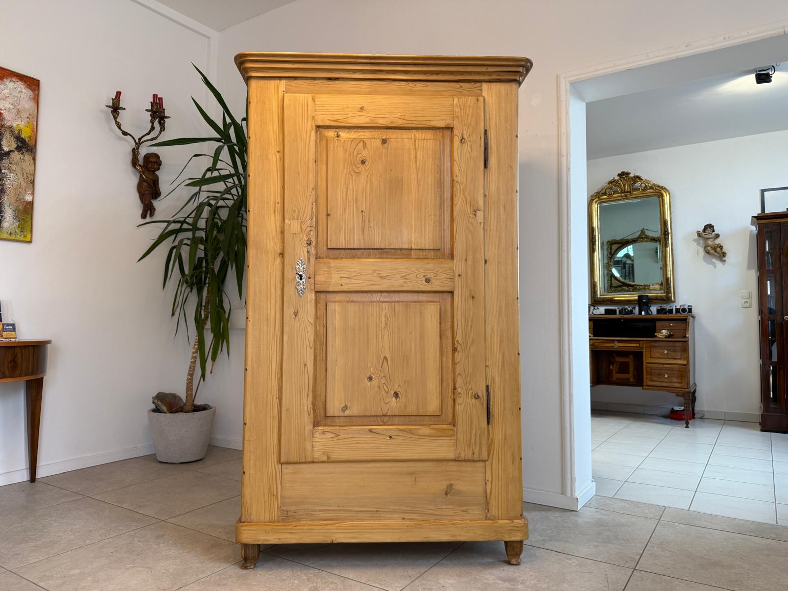 Restaurierter Biedermeier Bauernschrank Naturholzschrank G2207