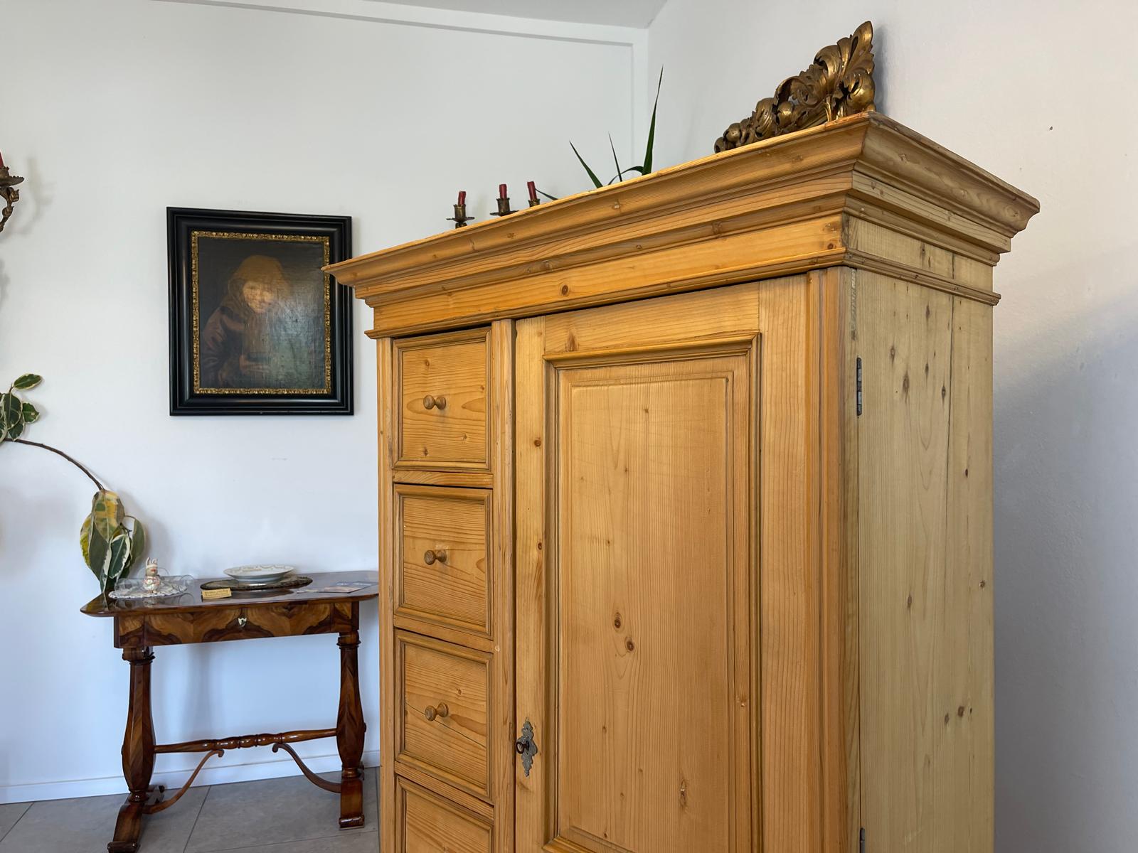 Bäuerlicher uriger Brotschrank Almerschrank Speiskasten Bauernkasten G1346