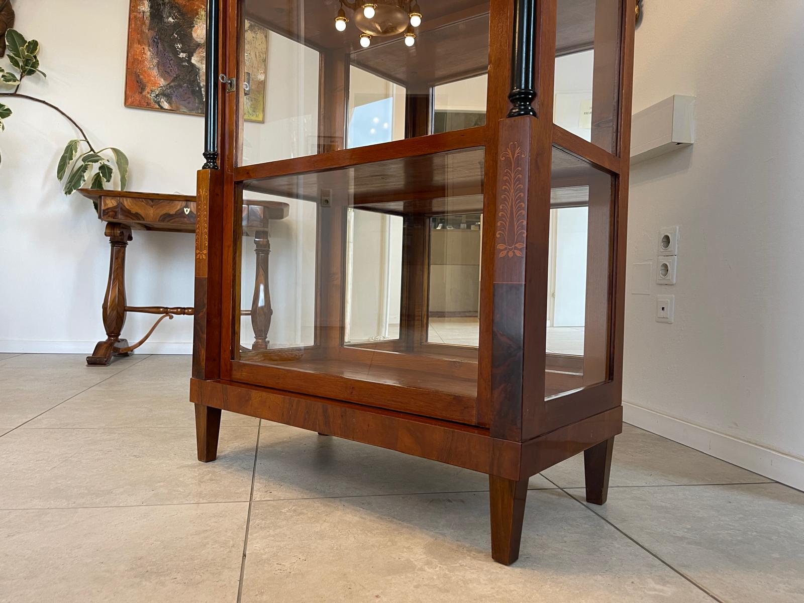 Originale Biedermeier Säulen Vitrine Glasschrank Antiquität Bücherschrank G1673