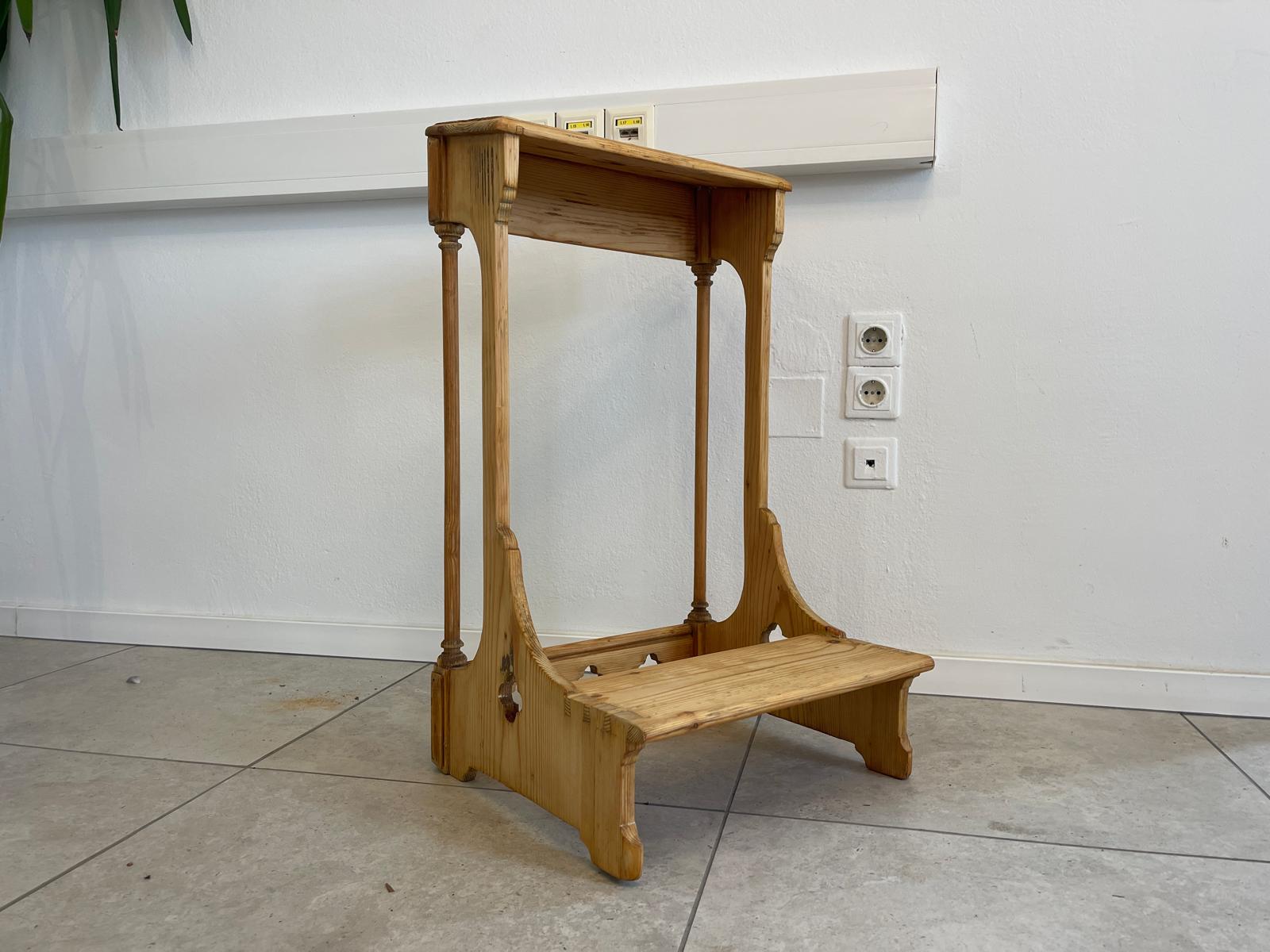 Restaurierter Nonnenschrein Betstuhl Fichtenholz G1289