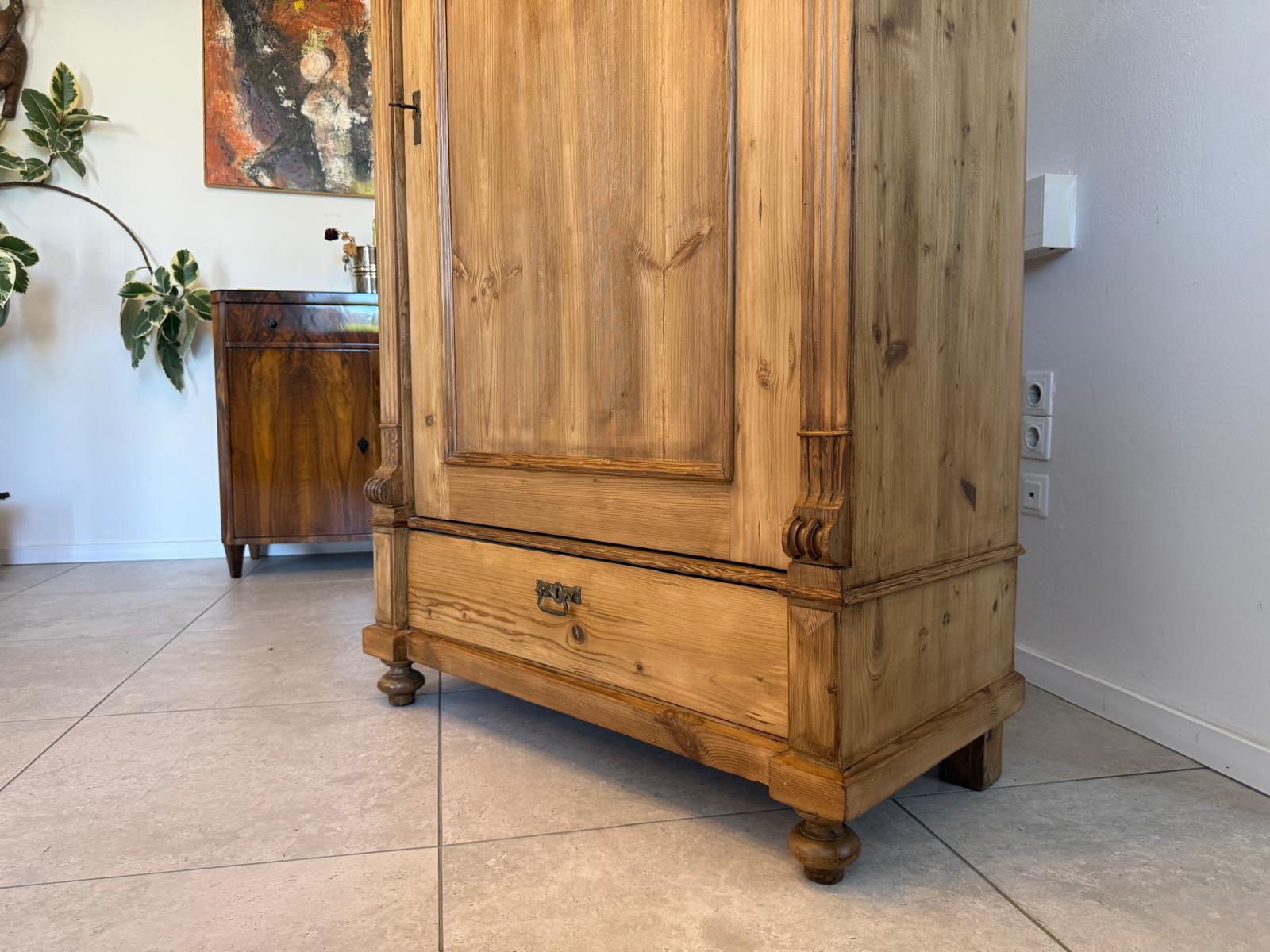 Restaurierter Antiker Bauernschrank Naturholzschrank Gründerzeit G1927