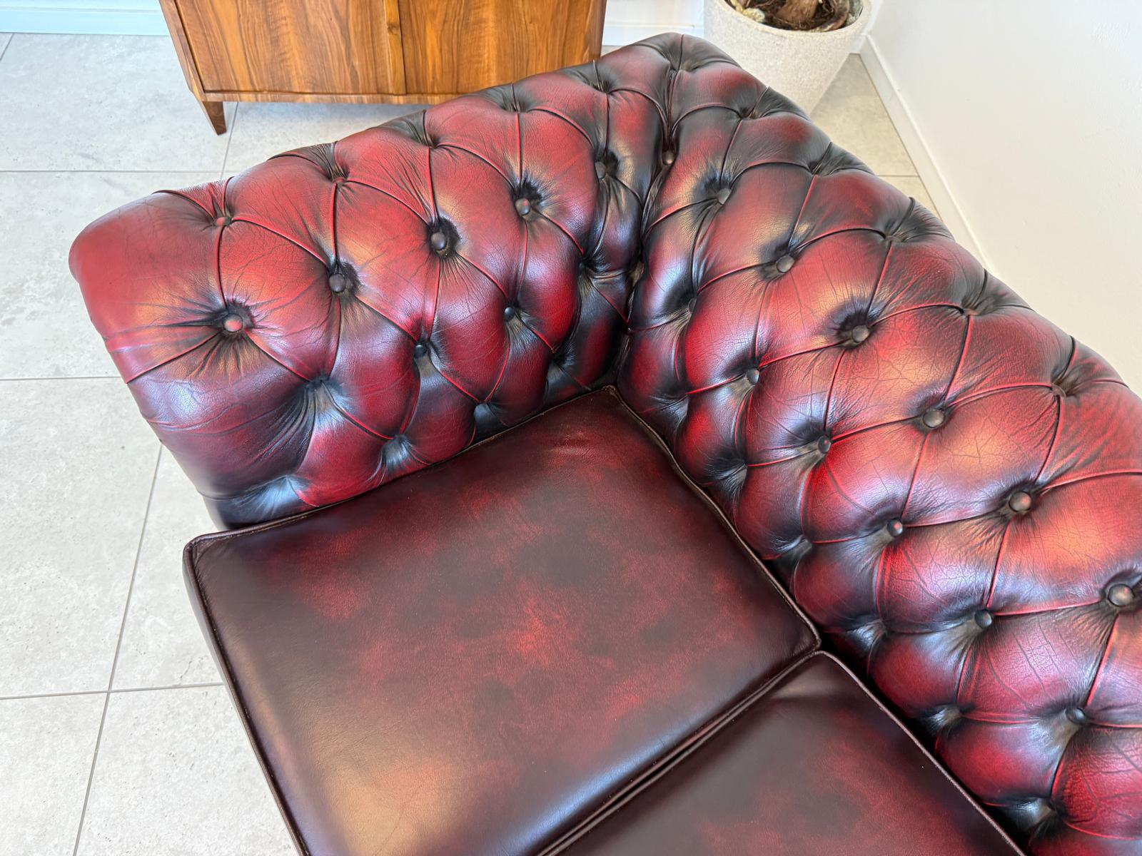 Chesterfield 3er Clubsofa Diwan Couch Oxblood Kultmöbel G1948