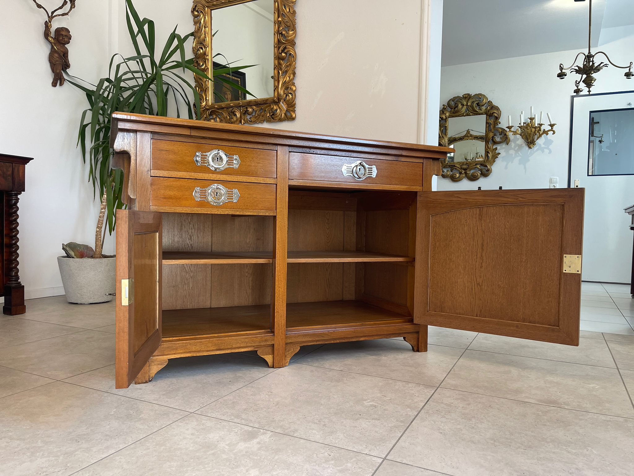 83d77cdf-73c4-4f8b-afd4-e3b394997e28 Restaurierte Jugendstil Anrichte Sideboard Antik Vintage Traum A4986