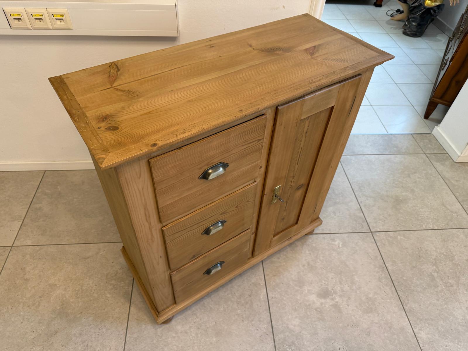 Antiker uriger Brotschrank Almerschrank Alma, Vorratsschrank G2258