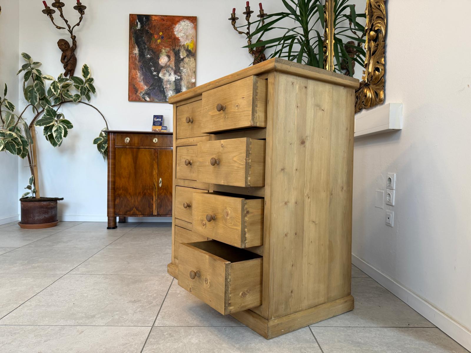 Bäuerliche 8 Ladenkommode Apothekerschrank Altholzkommode Weichholz D2307