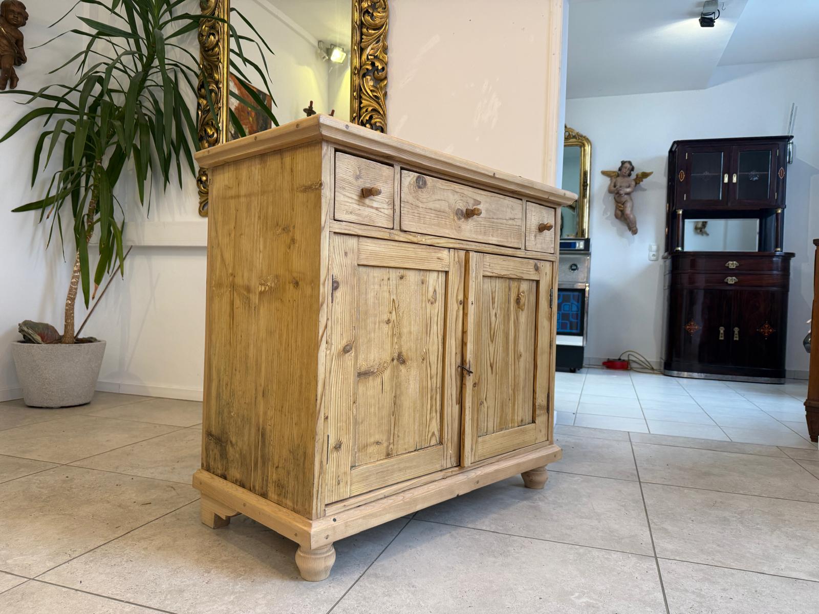 Bäuerliche Gründerzeit Anrichte Antik Kommode Naturholz Weichholz D1078