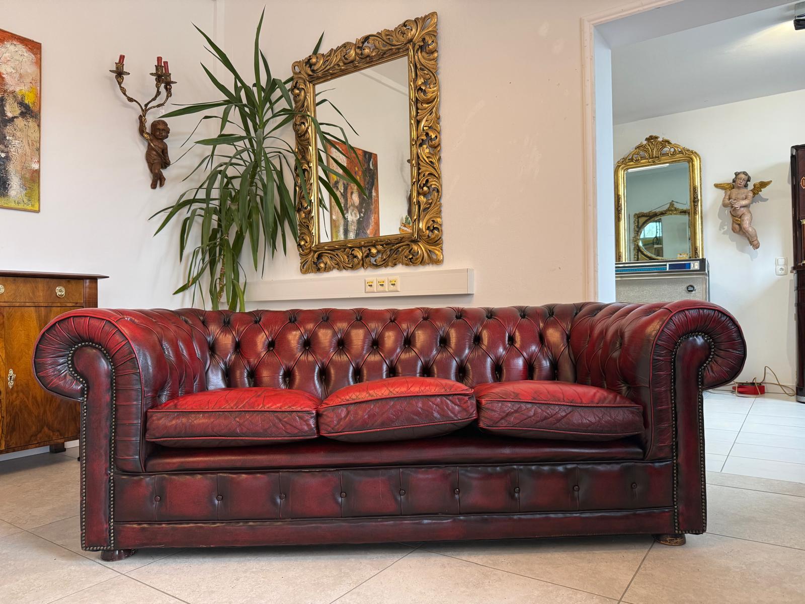 Chesterfield 3er Clubsofa Diwan Couch Oxblood Kultmöbel D2304