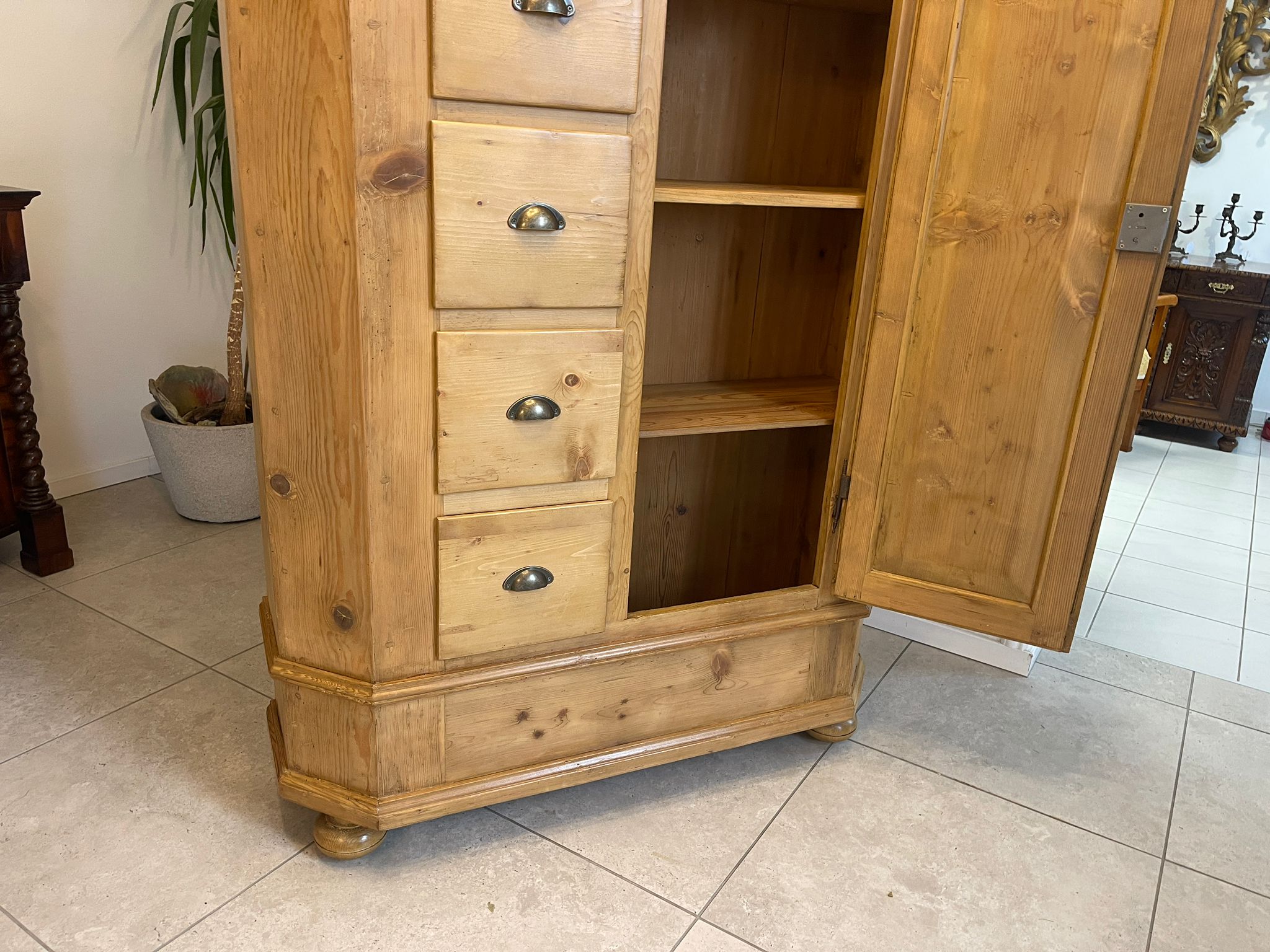 992127a3-186e-4328-95bb-c56d82e3693a Brotschrank Almerschrank Speiskasten Bauernkasten A5038