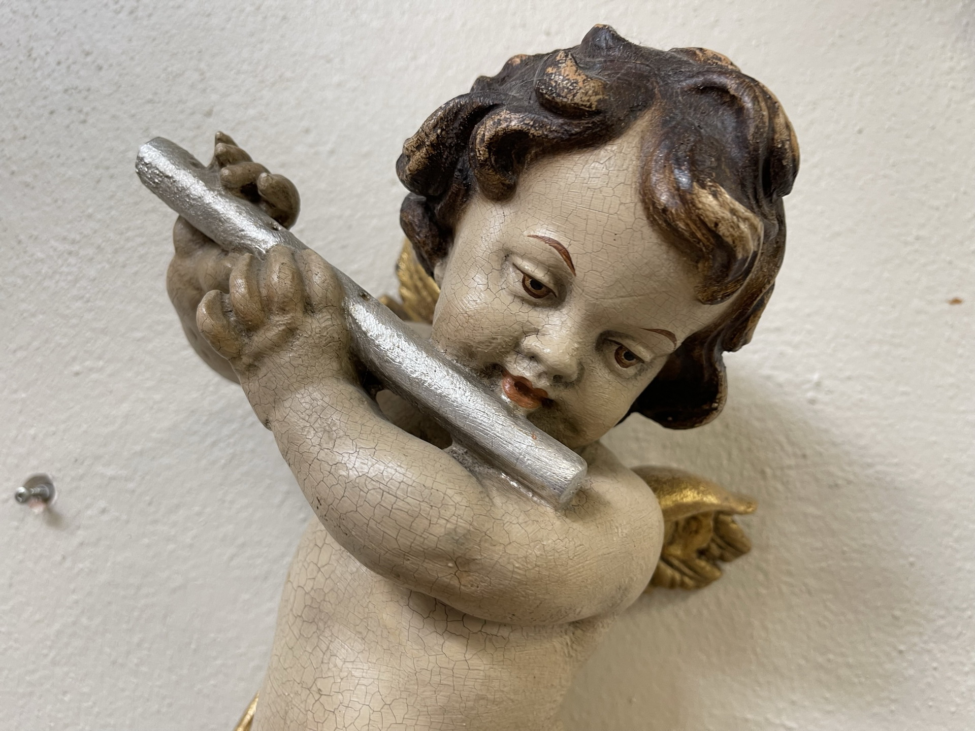 Madonna-Engel_08 hübsche Engelsfigur Putto Holzfigur Holzschnitzerei i1704