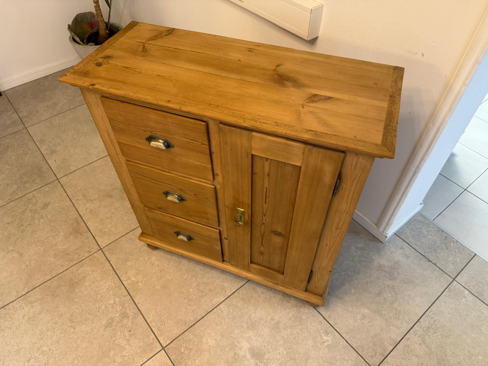 Antiker uriger Brotschrank Almerschrank Alma, Vorratsschrank G2258