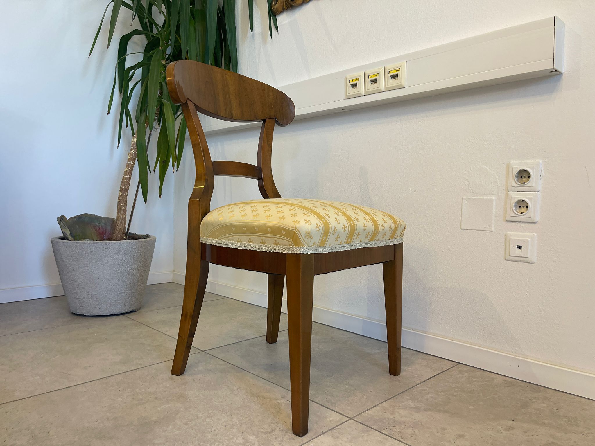 ccf71580-36bd-4d89-b295-1d20ffb4ae28 Biedermeier Sessel Antik Nussholz Schaufelsessel Original A5043