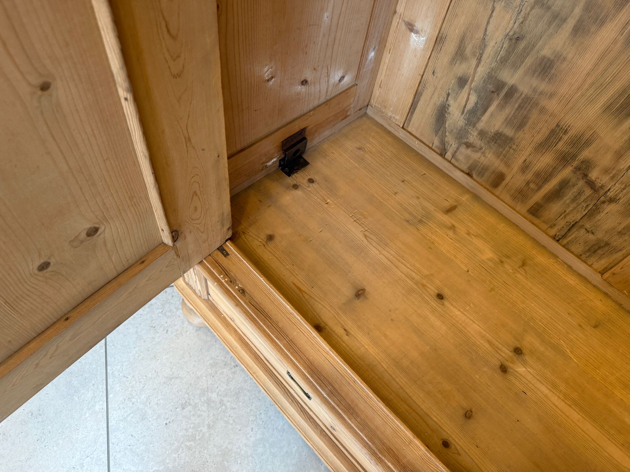 SALE Gründerzeit Bauernschrank Biedermeier Schrank G2230