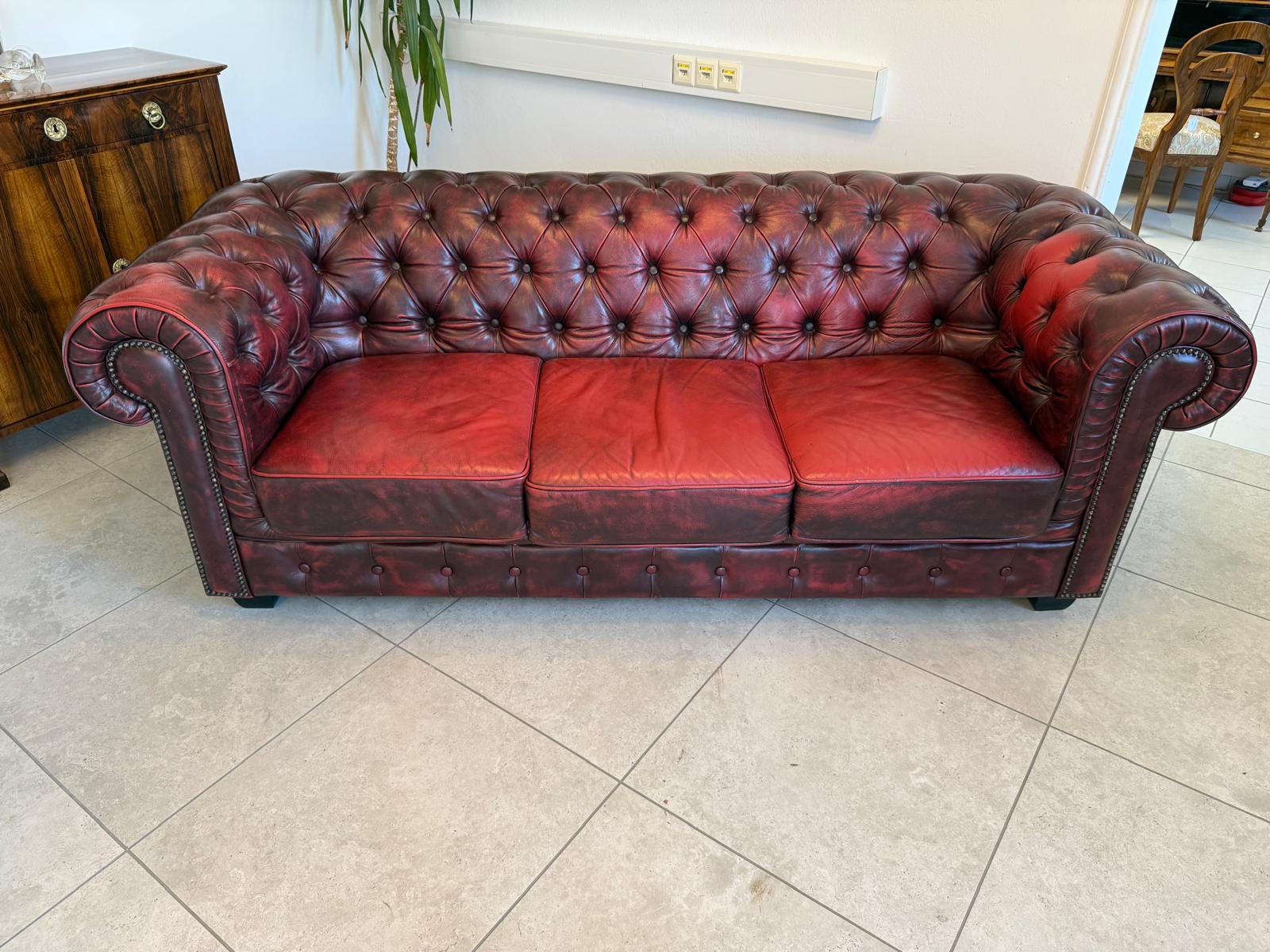 Chesterfield 3er Clubsofa Diwan Couch Oxblood Kultmöbel G2090