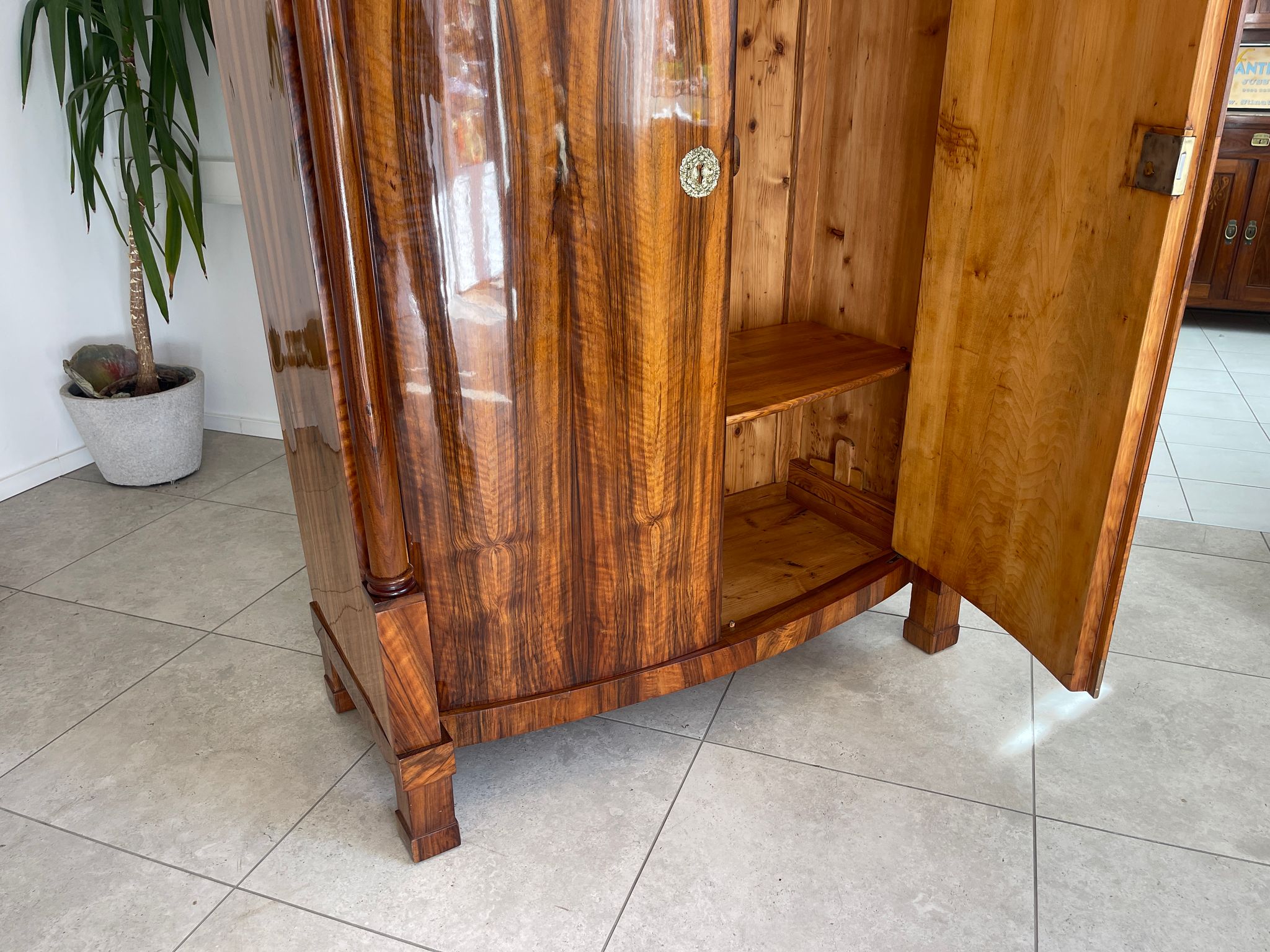SALE Traum Empire Schrank Säulenschrank Restauriert Antiquität Marketiert G1378
