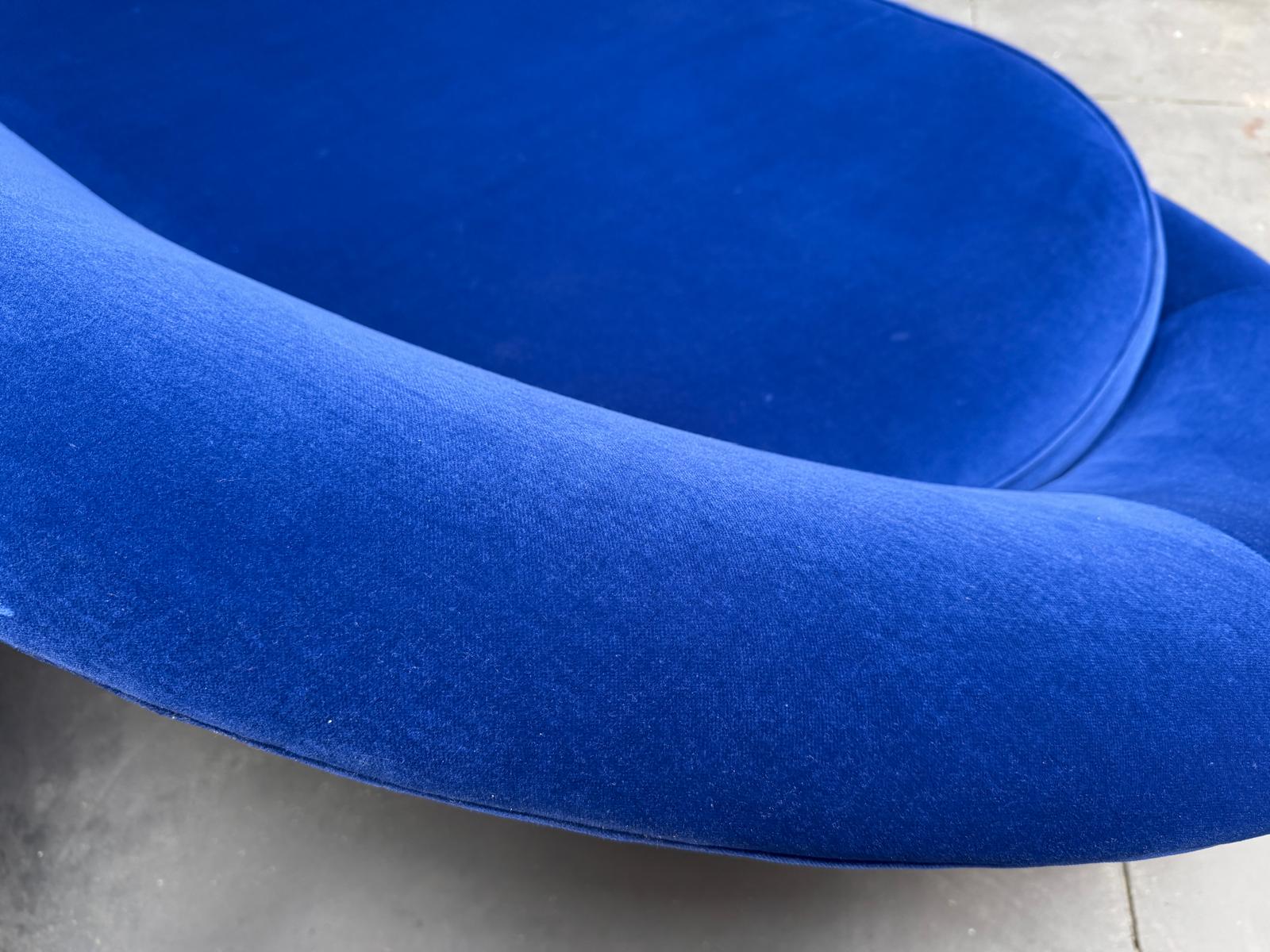 Riesen Pool / Ufo Sofa von Bretz Traumzustand BRETZ01