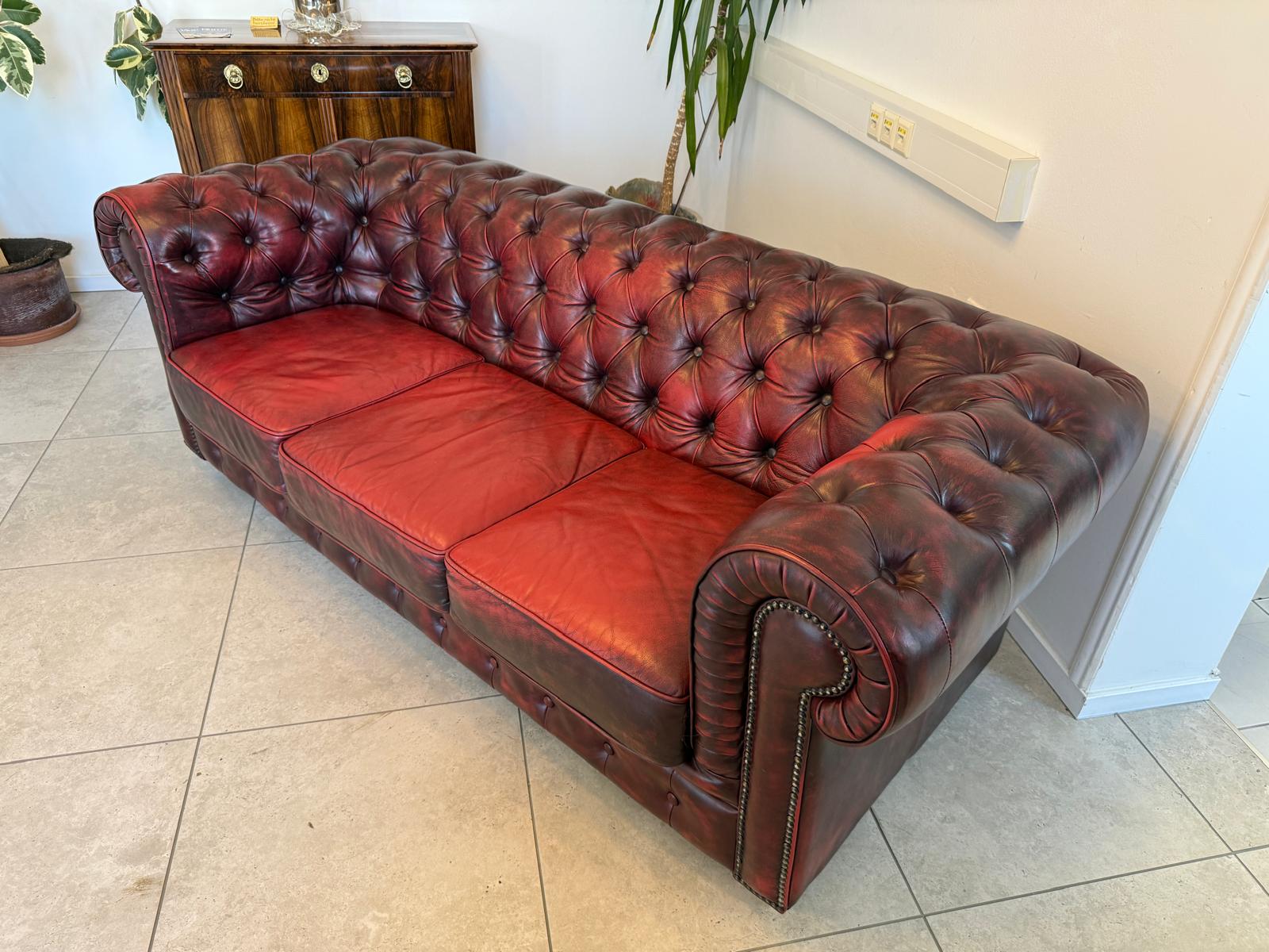 Chesterfield 3er Clubsofa Diwan Couch Oxblood Kultmöbel G2090