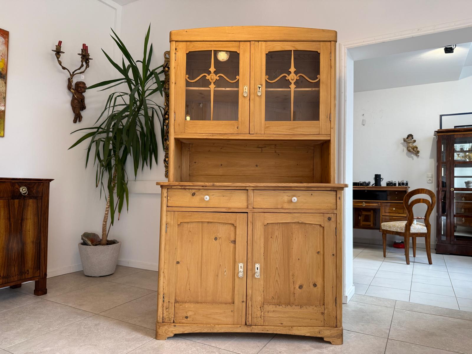 Restaurierte Jugendstil Küchenschrank Vitrinenschrank Bauernschrank G2124