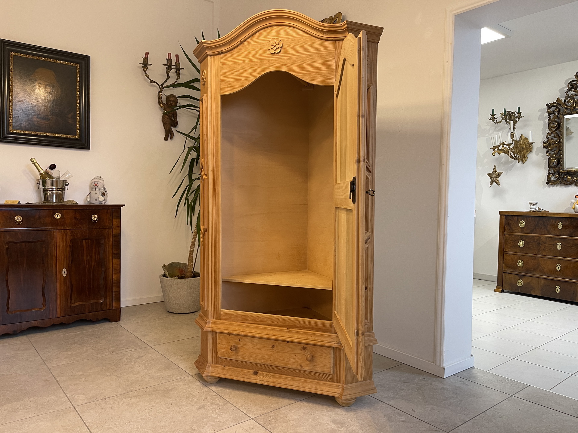 Bauernkasten-67 Bauernschrank Eckschrank Landhausschrank Barockstil B1982
