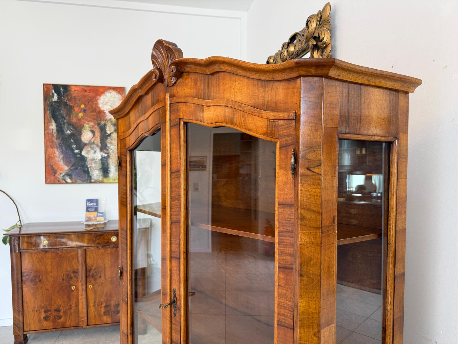Barockstil Vitrine Intarsiert Nussholz Bücherschrank Stilschrank D2523