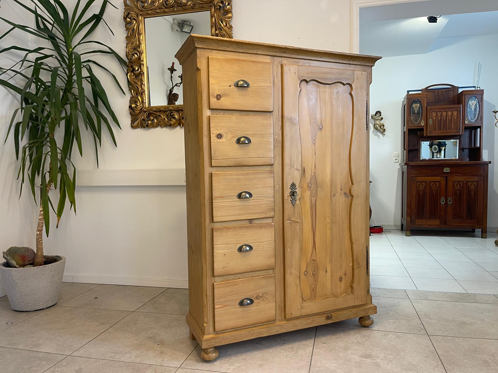 Bäuerlicher uriger Brotschrank Almerschrank Speiskasten Bauernkasten G1247