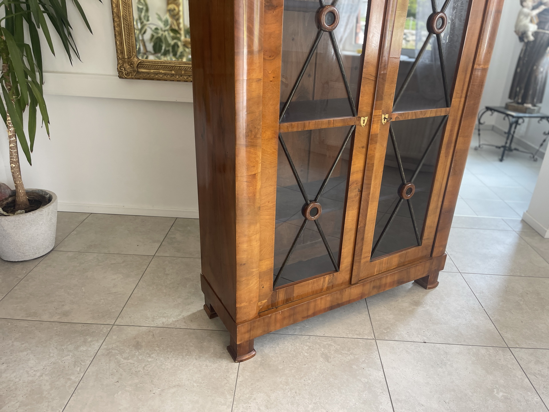 Sale Biedermeier Vitrine Bücherschrank Nussholz A4483