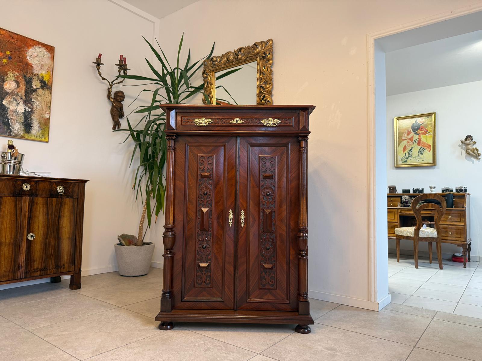 Restaurierte Gründerzeit Anrichte Vertiko Halbschrank Säulenanrichte G2083