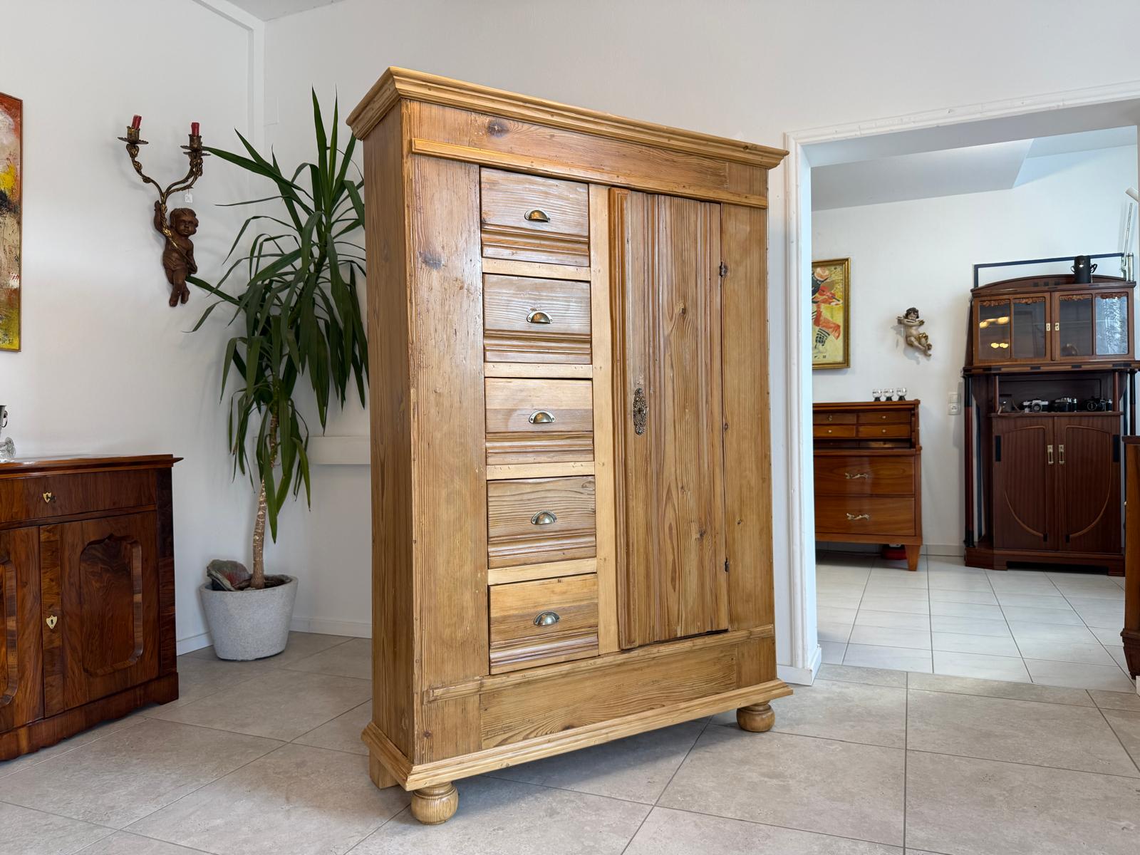 Bäuerlicher uriger Brotschrank Almerschrank Speiskasten Bauernkasten G1849