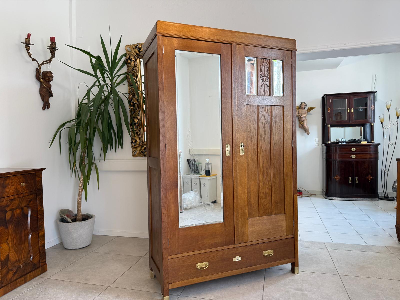 Restaurierter Jugendstil Garderobenschrank Kleiderkasten D2497