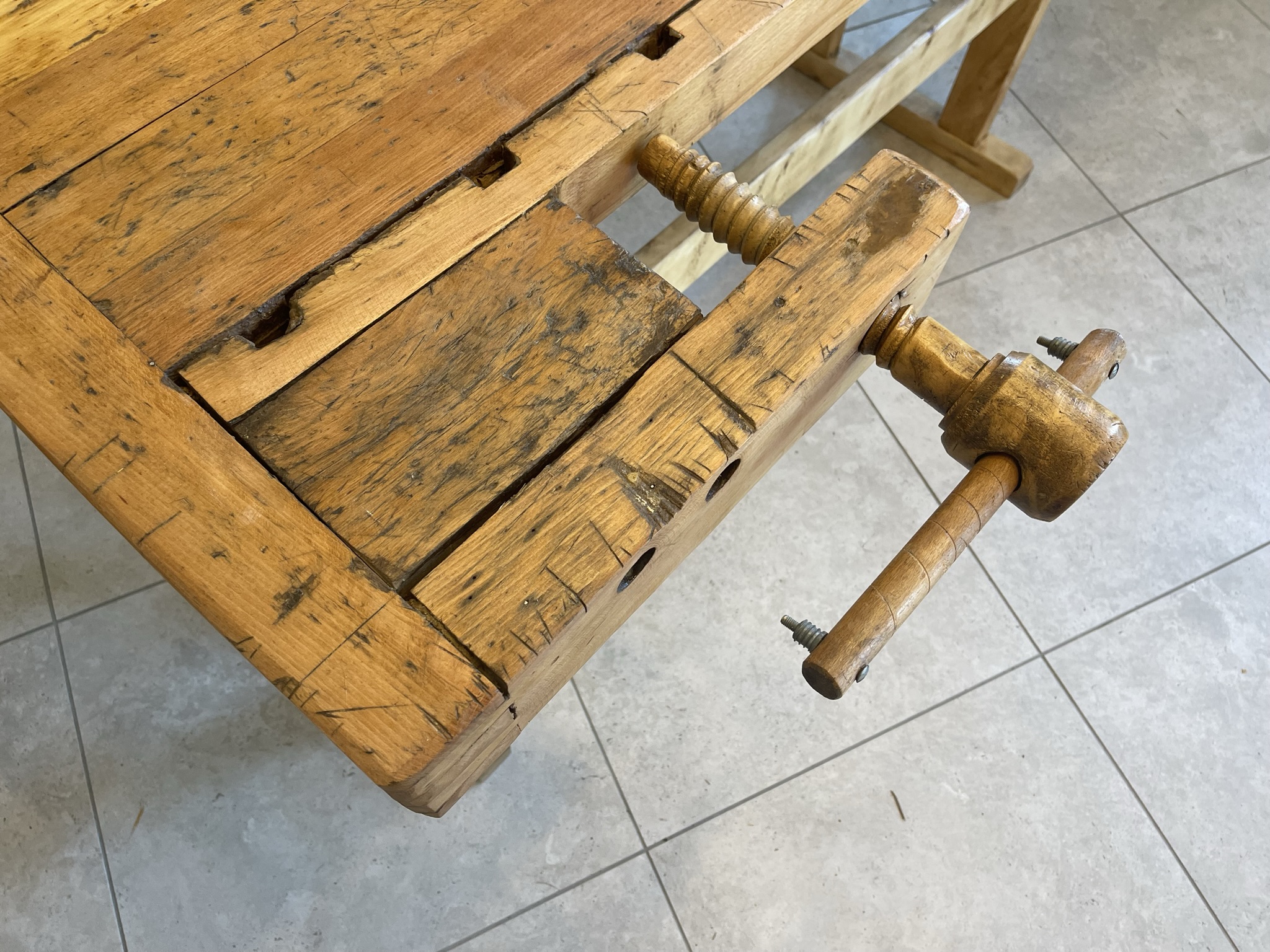 IMG_2790 restaurierte Hobelbank, Werkbank, Designertisch ABC1023
