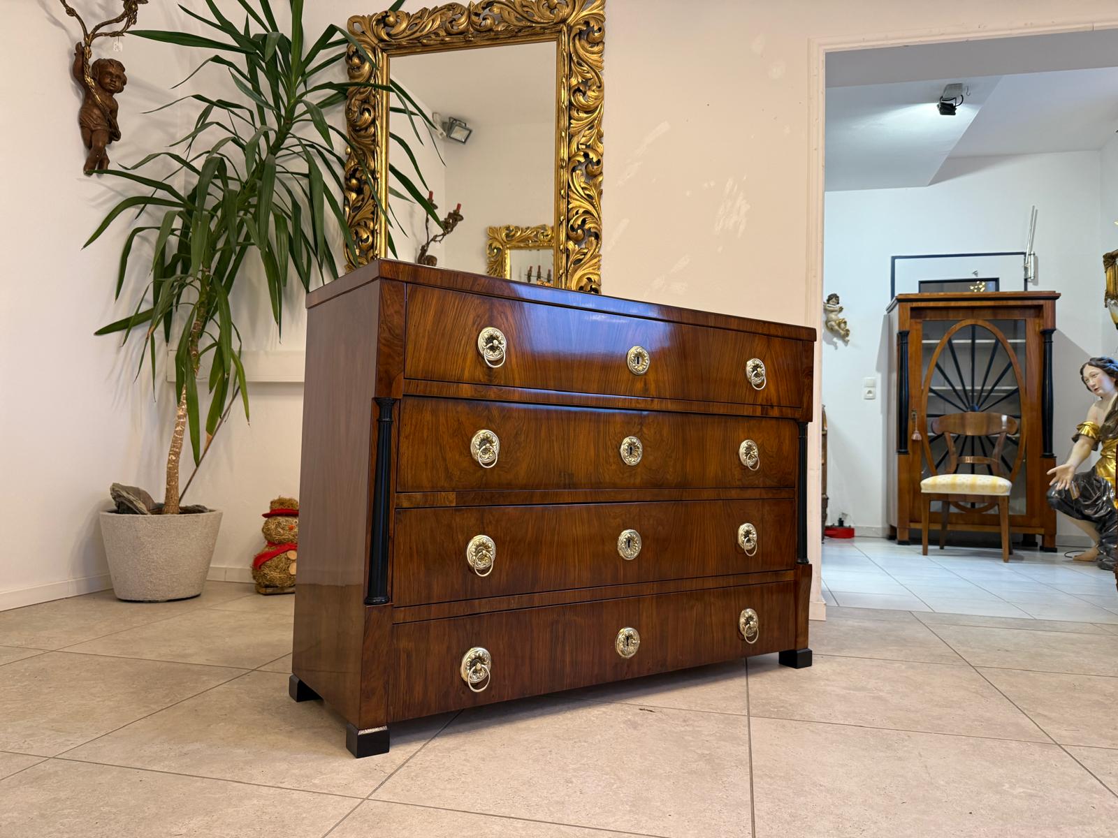 Restaurierte Biedermeier Kommode 4 Ladenkommode Nussholz G2391
