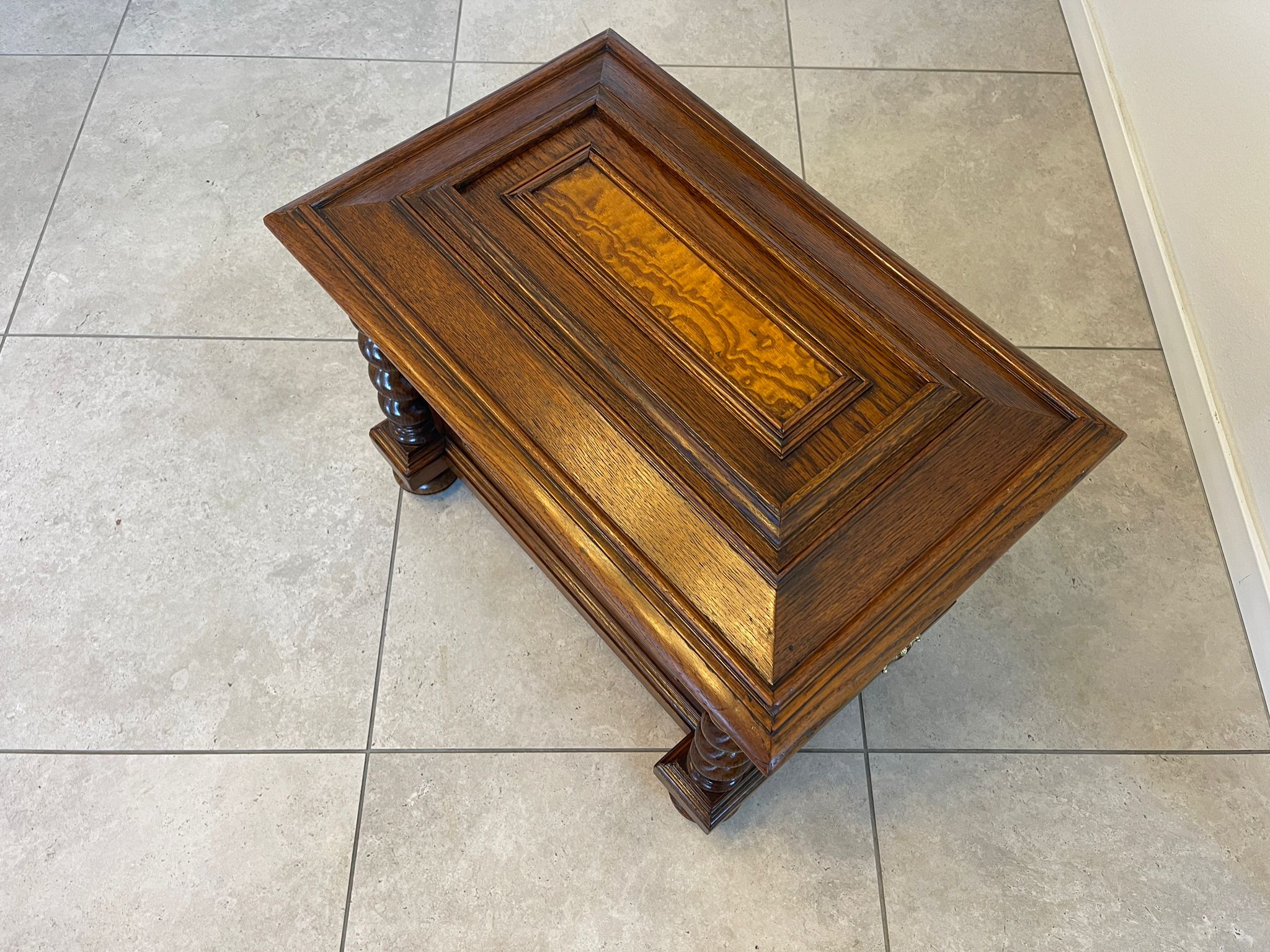 e09ad4fd-f1a9-4e99-9dbb-93436751ef06 Sale Restaurierte Barock Truhe Schmuckkasette Eichenholz Hartholz A5047