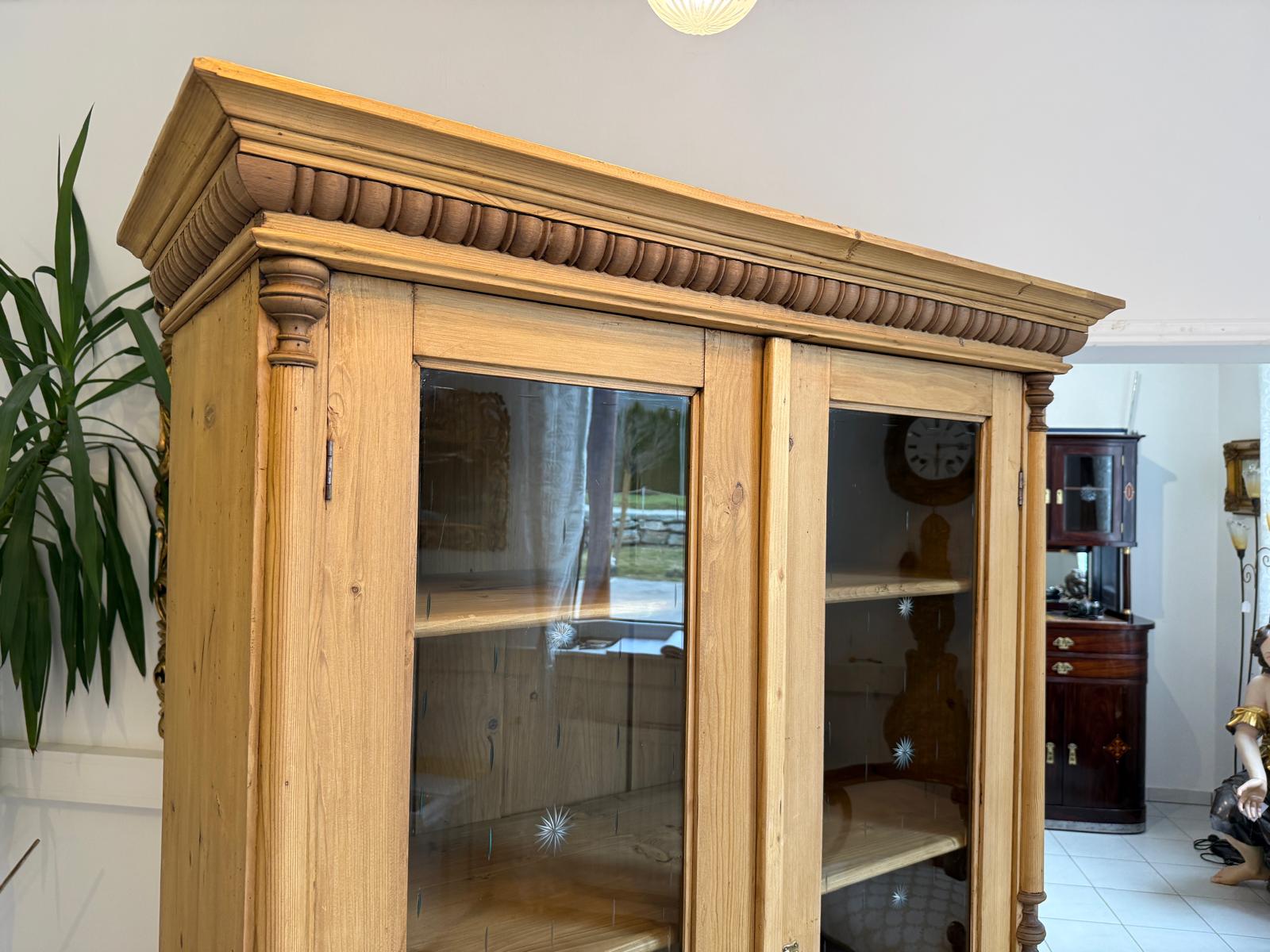 Vitrinenschrank aus der Epoche der Gründerzeit Bücherschrank D2287