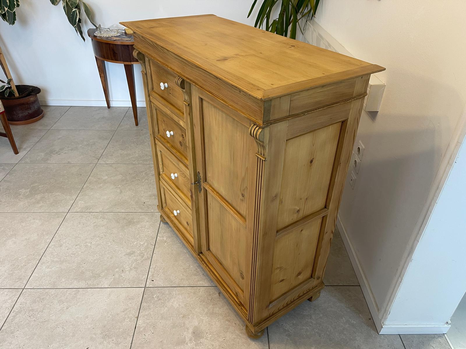 ALTER uriger Brotschrank Almerschrank Speiskasten Bauernmöbel Bauernkasten A5474