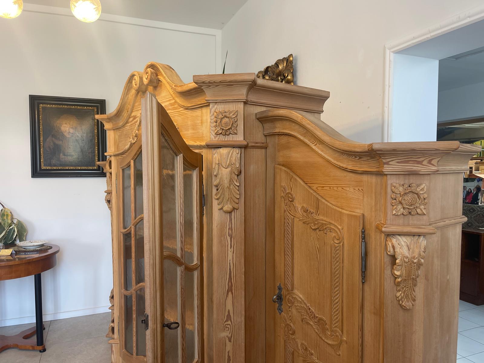 hübscher Bauernschrank Landhausschrank Barockstil Eckschrank G1361