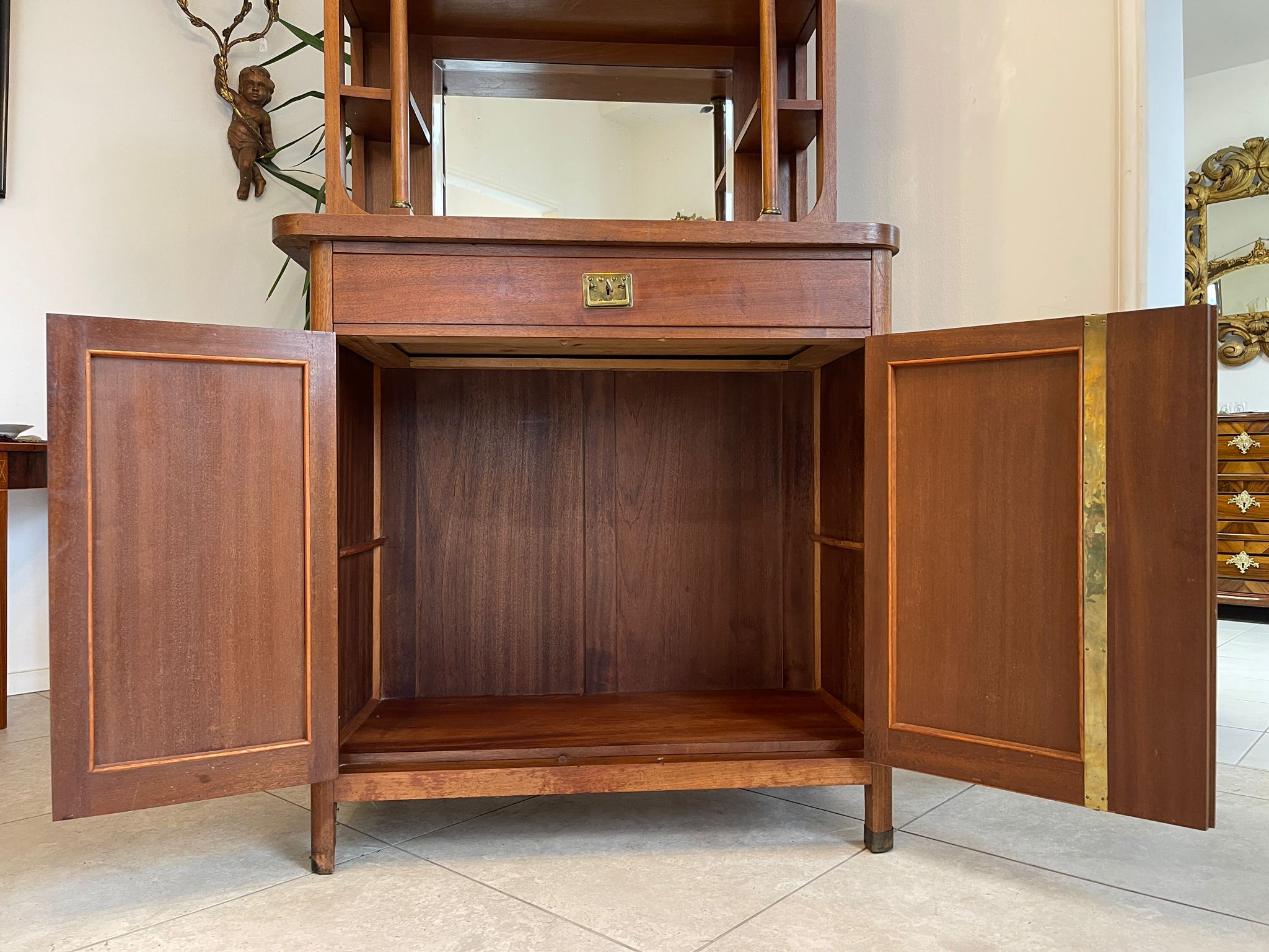 7505b99b-b98b-4d61-90b7-320d96f47af1 Traum Jugendstil Kredenz Bücherschrank Beschnitzt A5098