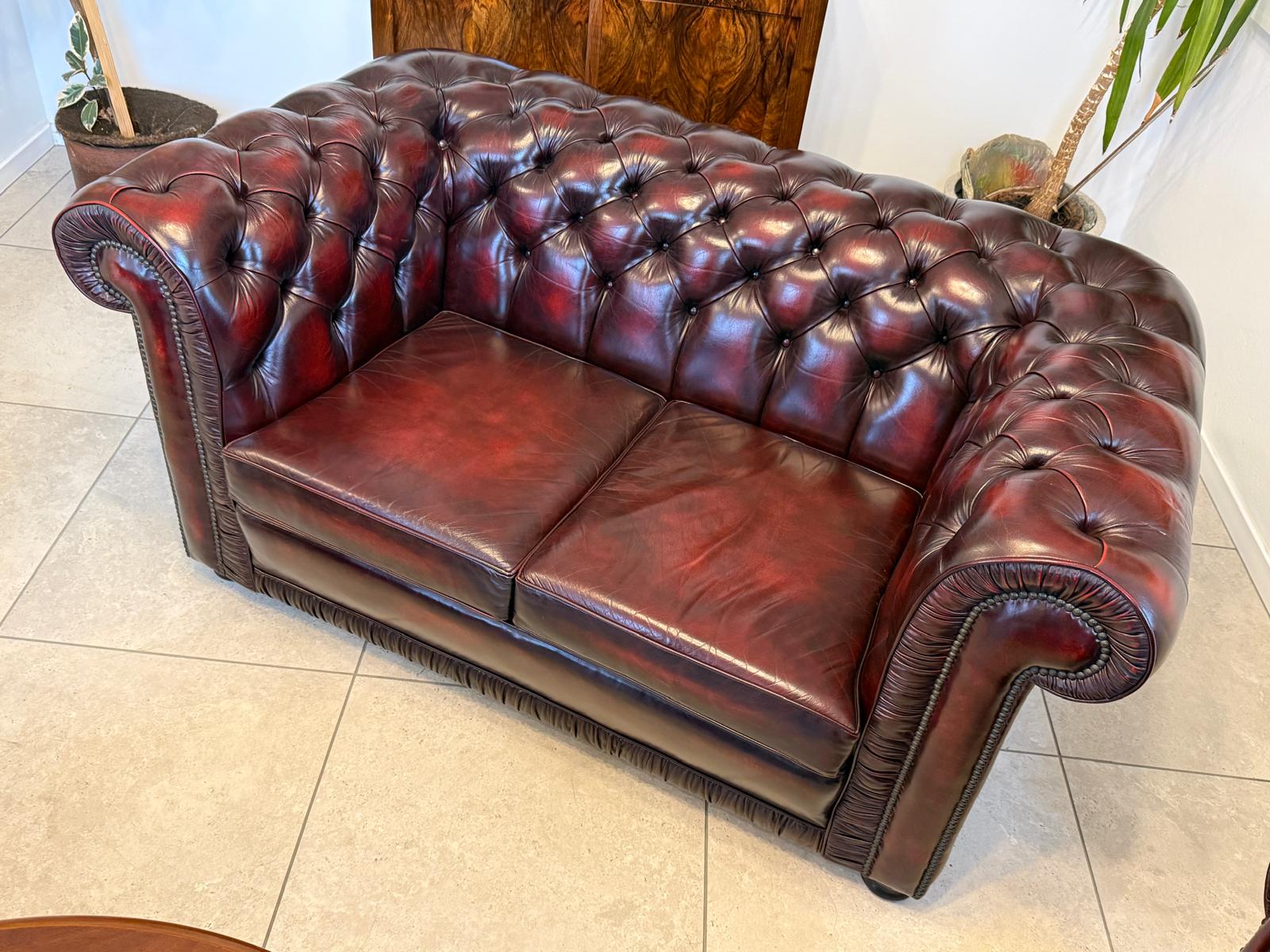 Chesterfield Ensemble 3 teilig Ledersofa Fauteuils Clubmöbel Cultmöbel D1110