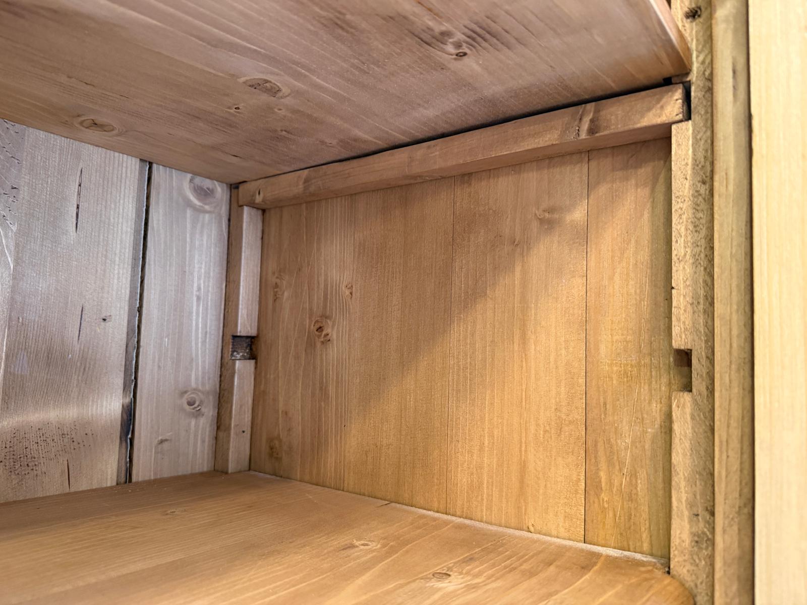 Bäuerliche Vitrine Bauernvitrine Naturholz Bücherschrank D2288